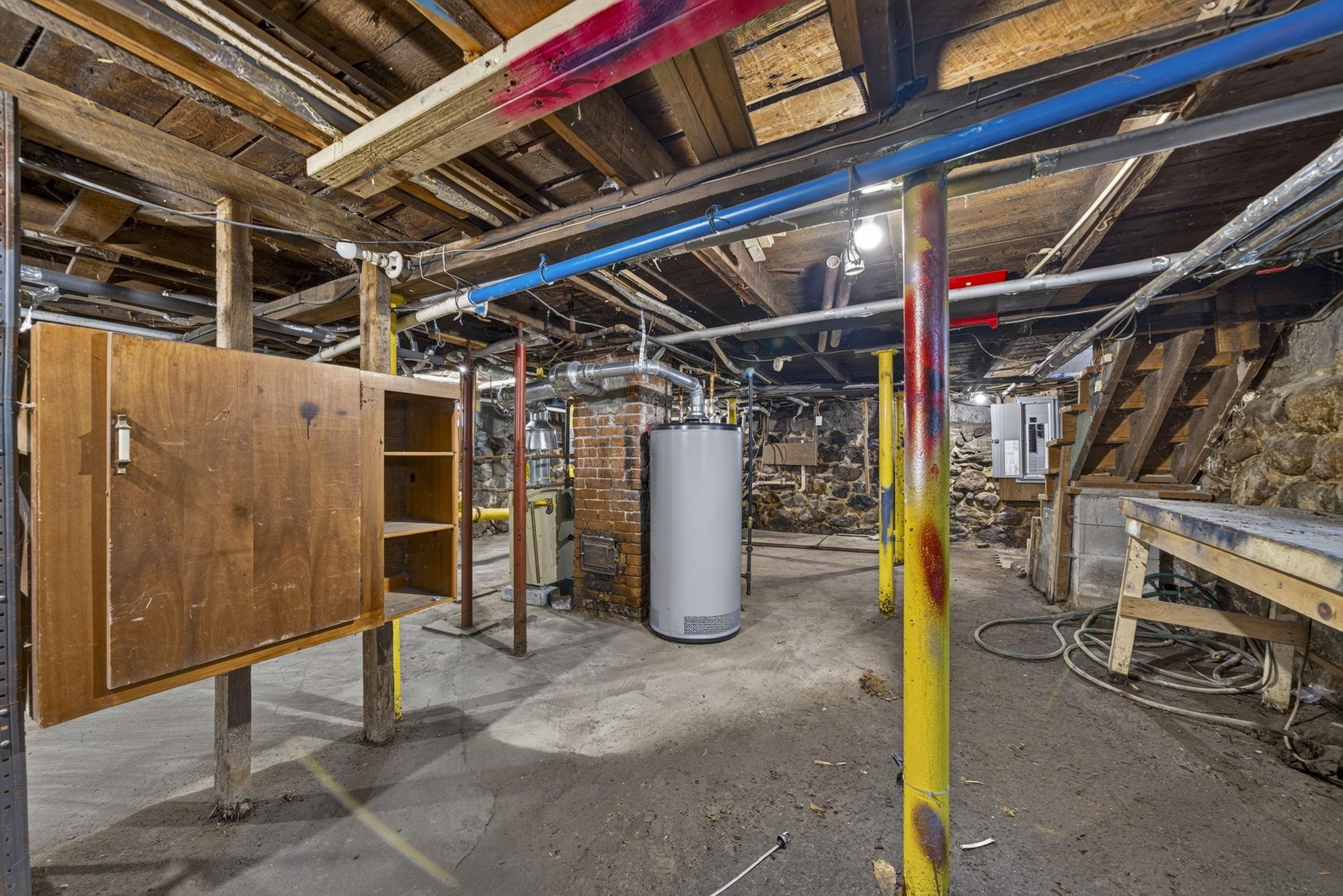 571 Amherst Street Property Photo 25