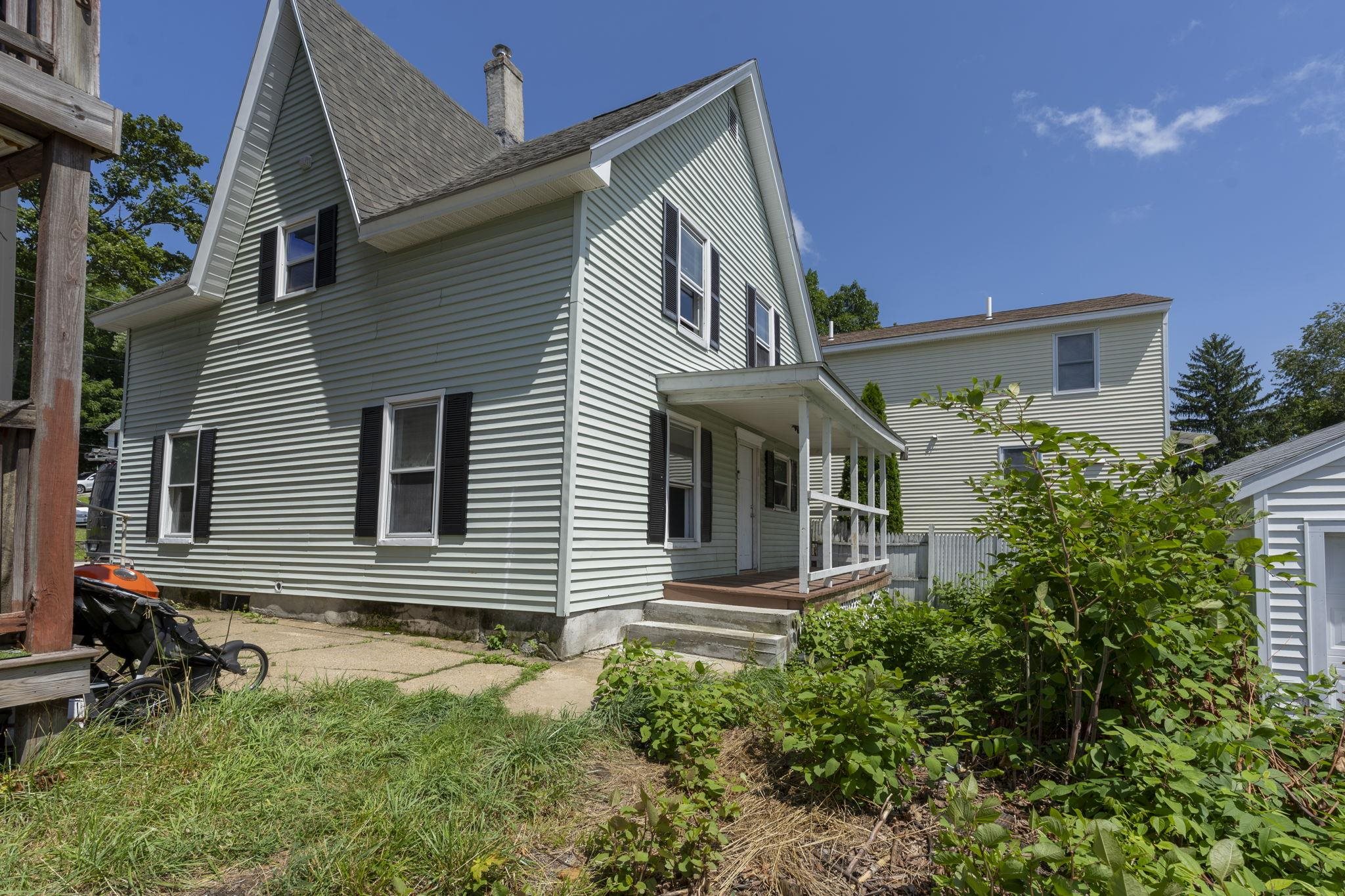 571 Amherst Street Property Photo 28