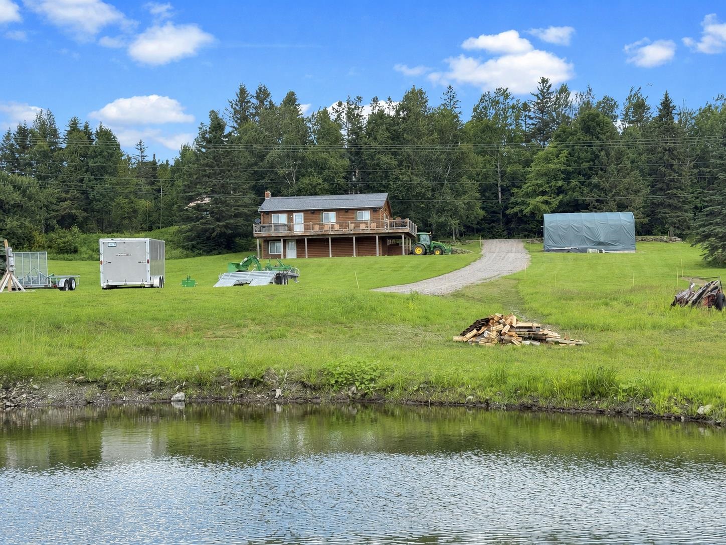 428 E Colebrook Road Property Photo 3