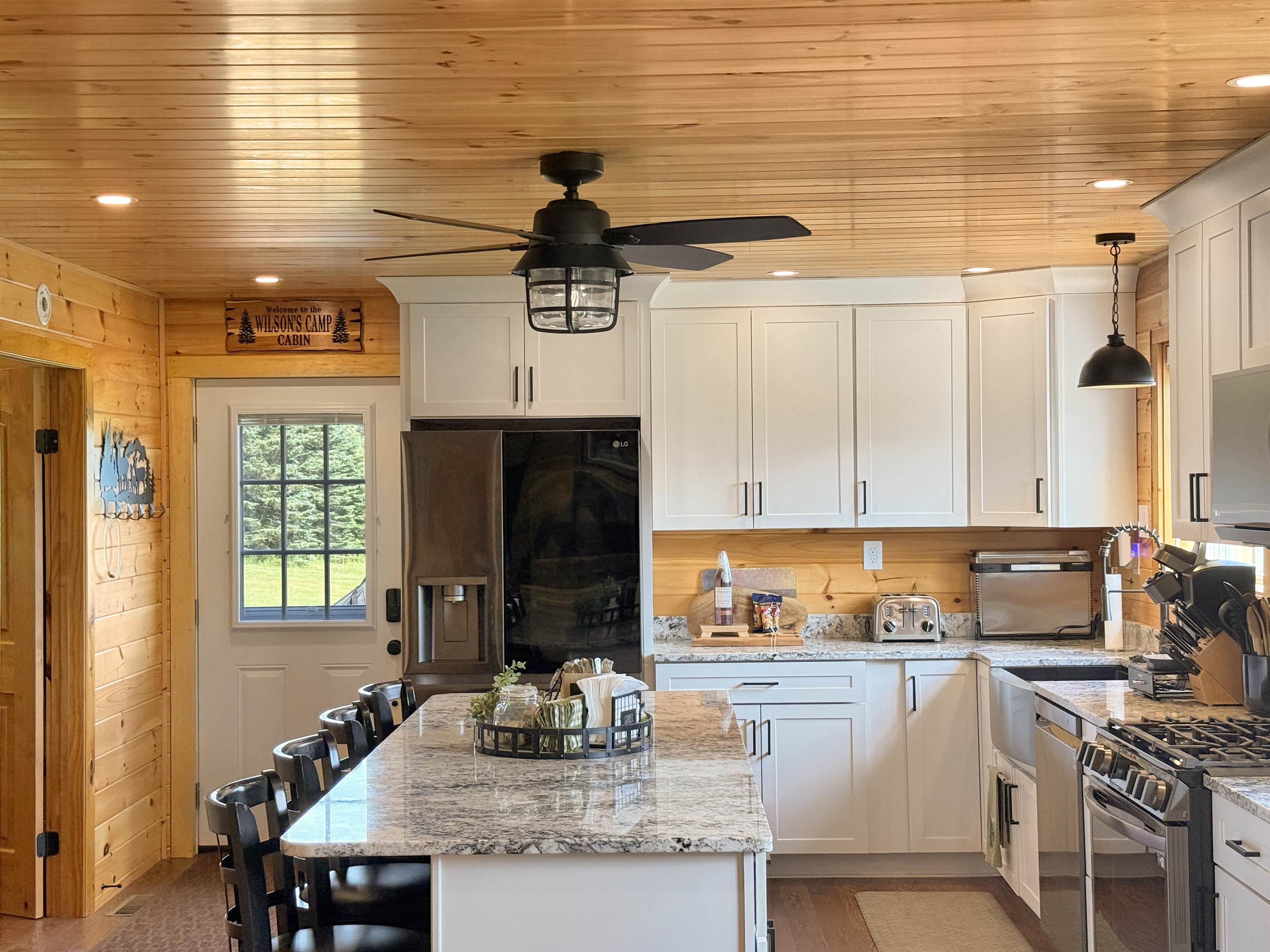 428 E Colebrook Road Property Photo 10