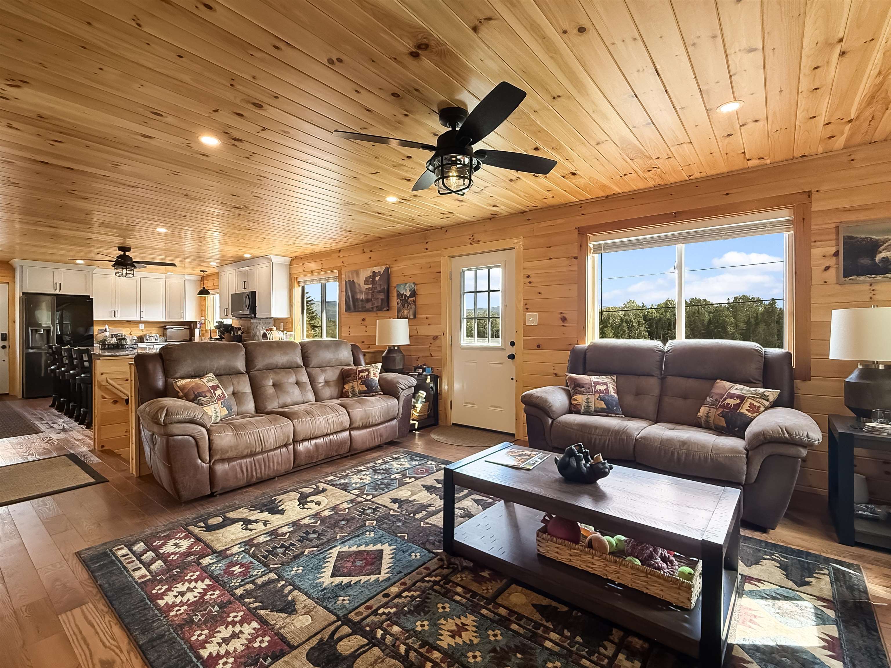 428 E Colebrook Road Property Photo 15