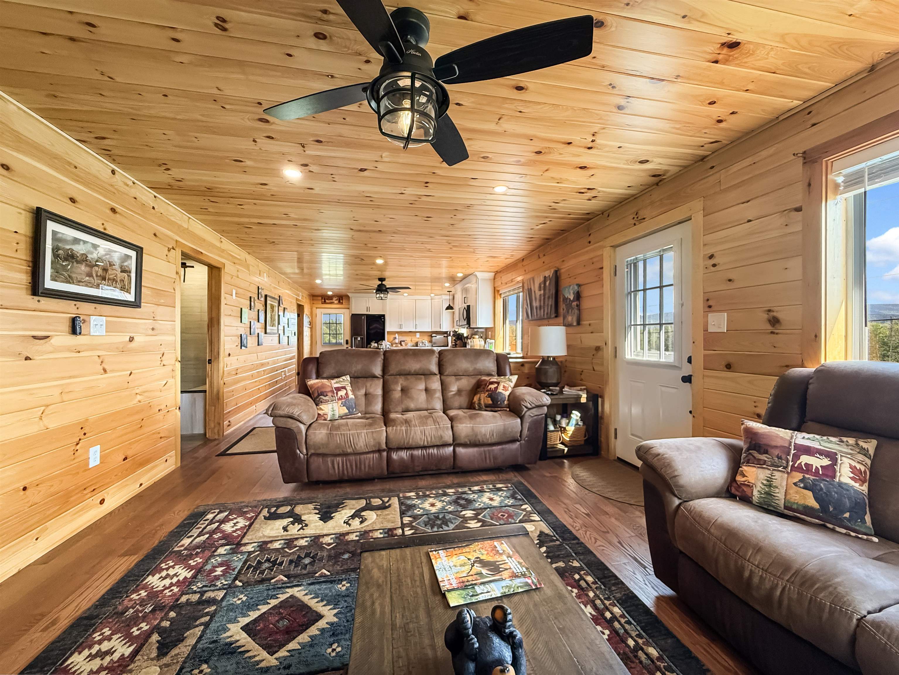428 E Colebrook Road Property Photo 18