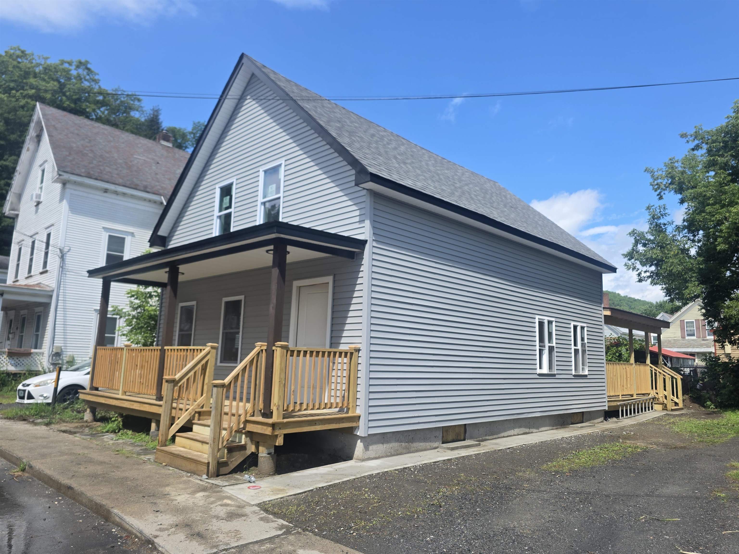 7 Underhill Avenue Property Photo 2
