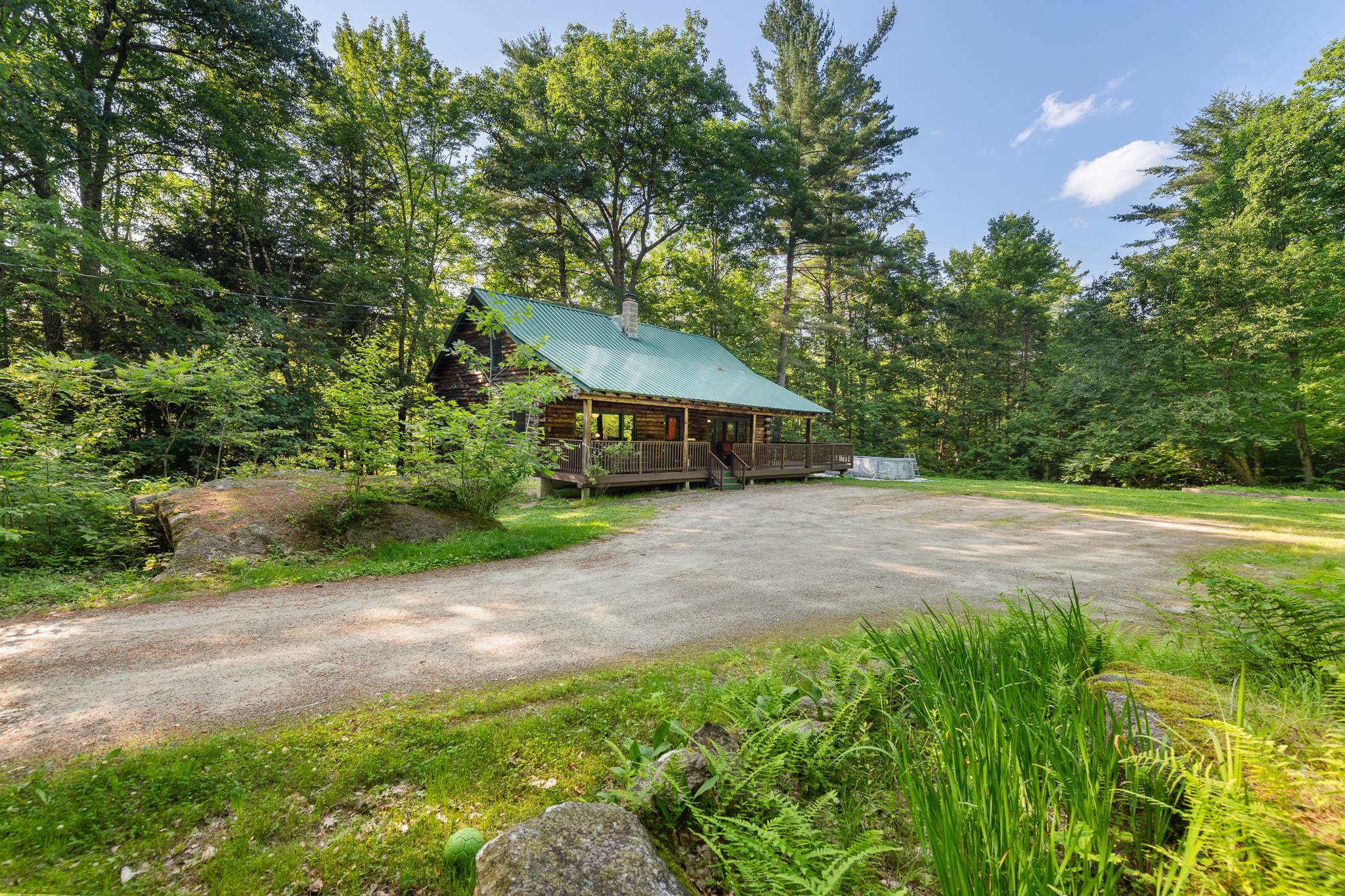 47 E Currier Hill Road Property Photo 3