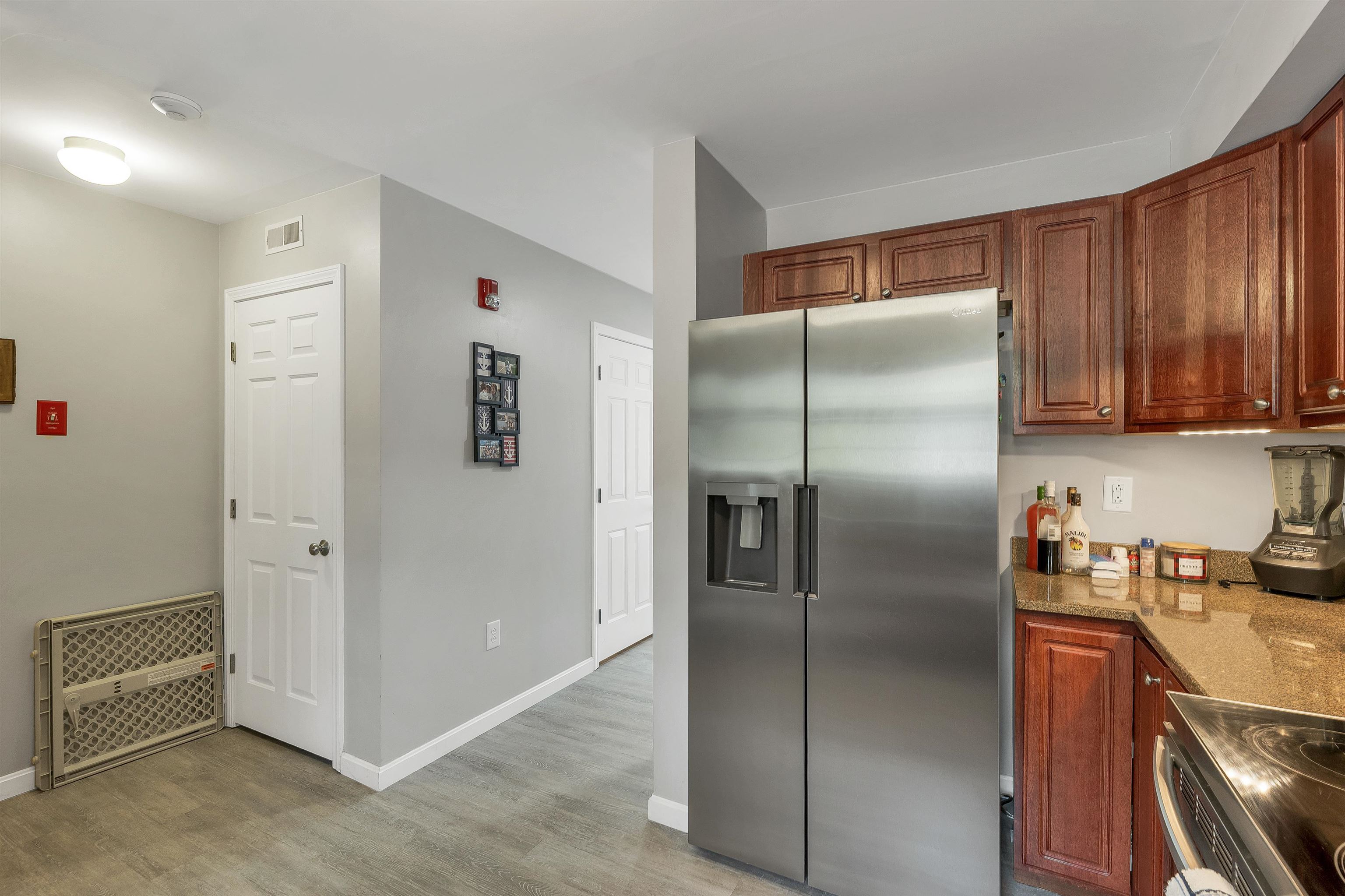 17 Sullivan Way Property Photo 6