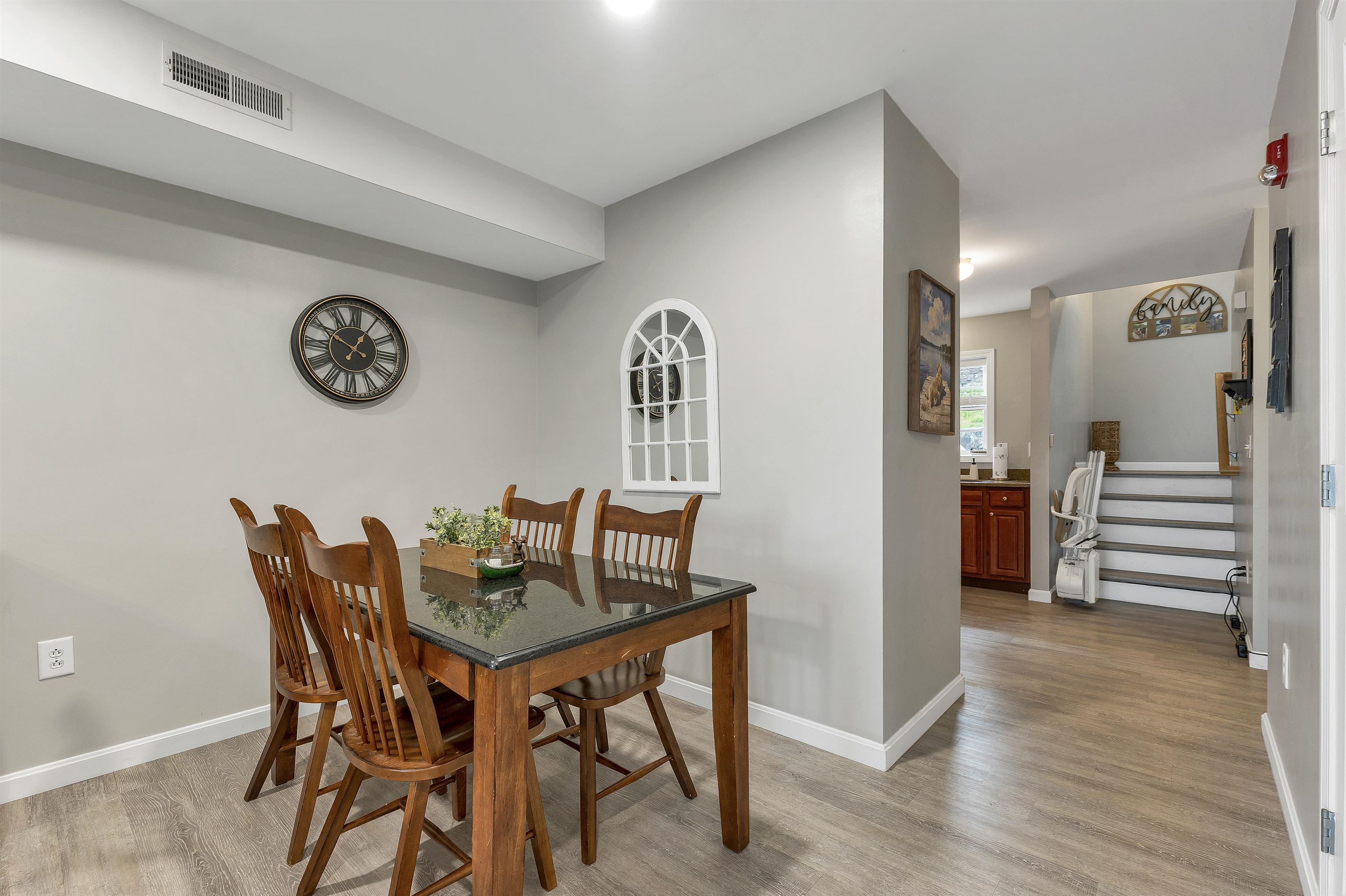 17 Sullivan Way Property Photo 12