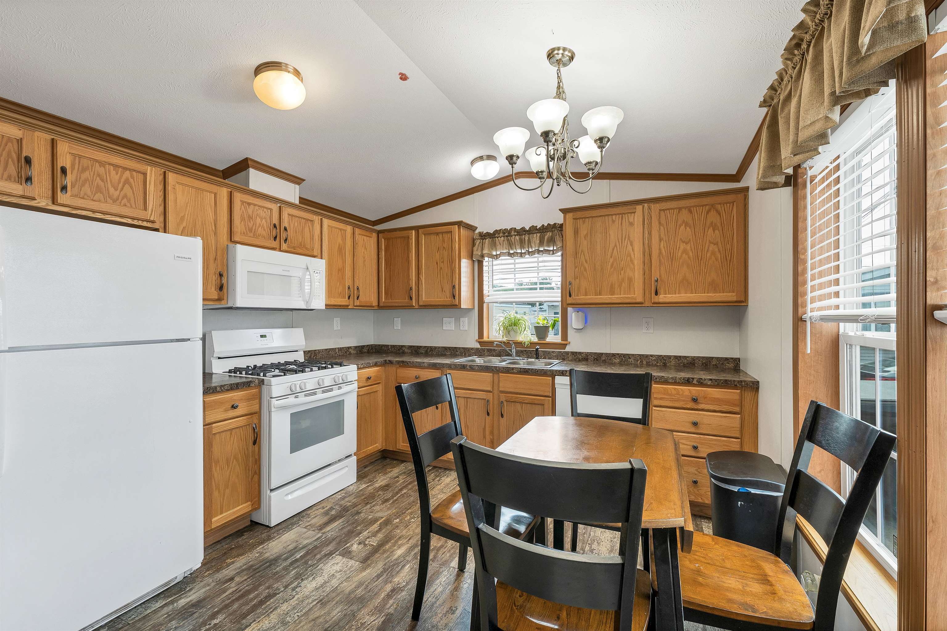 19 Brookwood Drive Property Photo 6