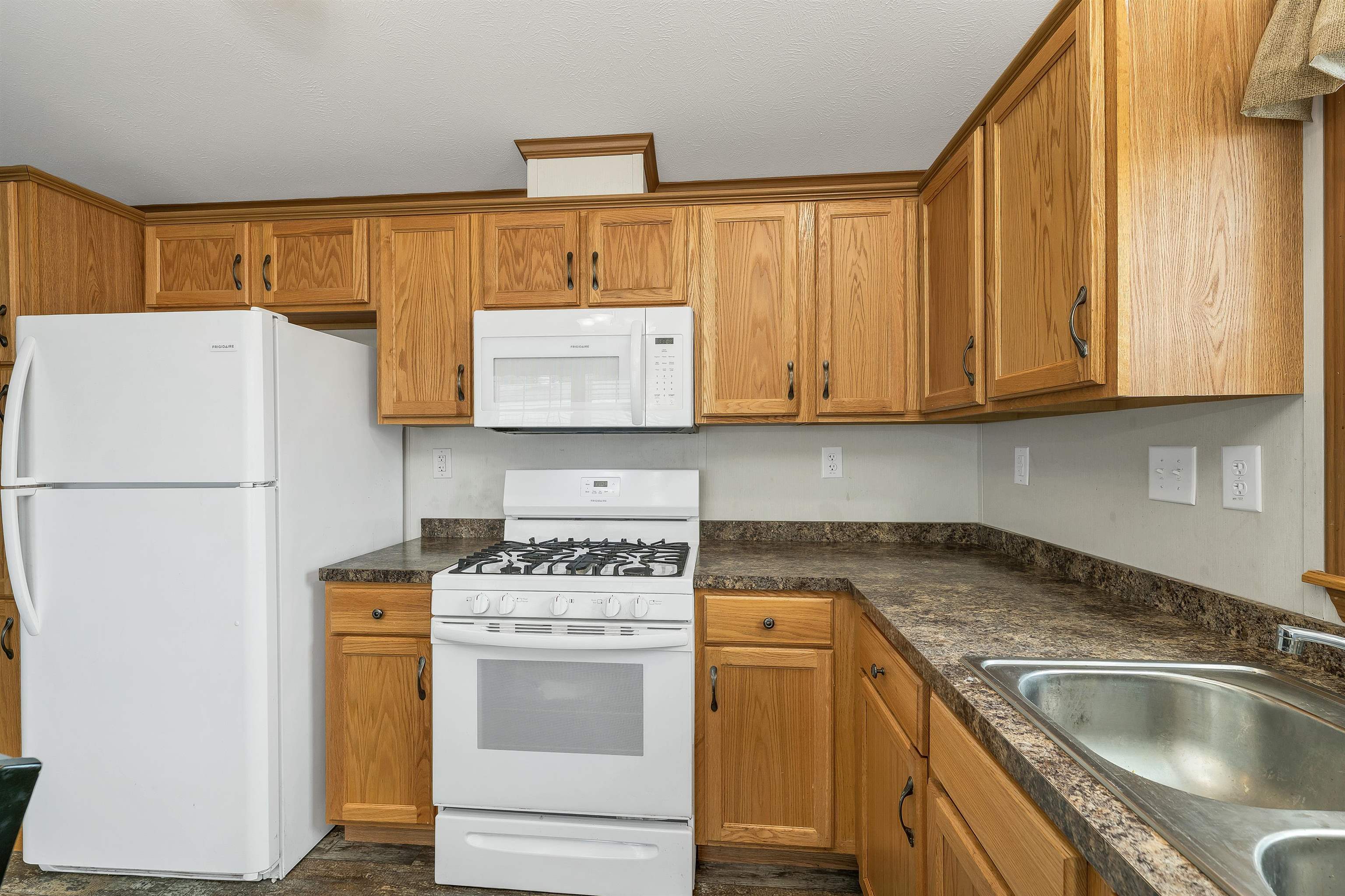 19 Brookwood Drive Property Photo 7