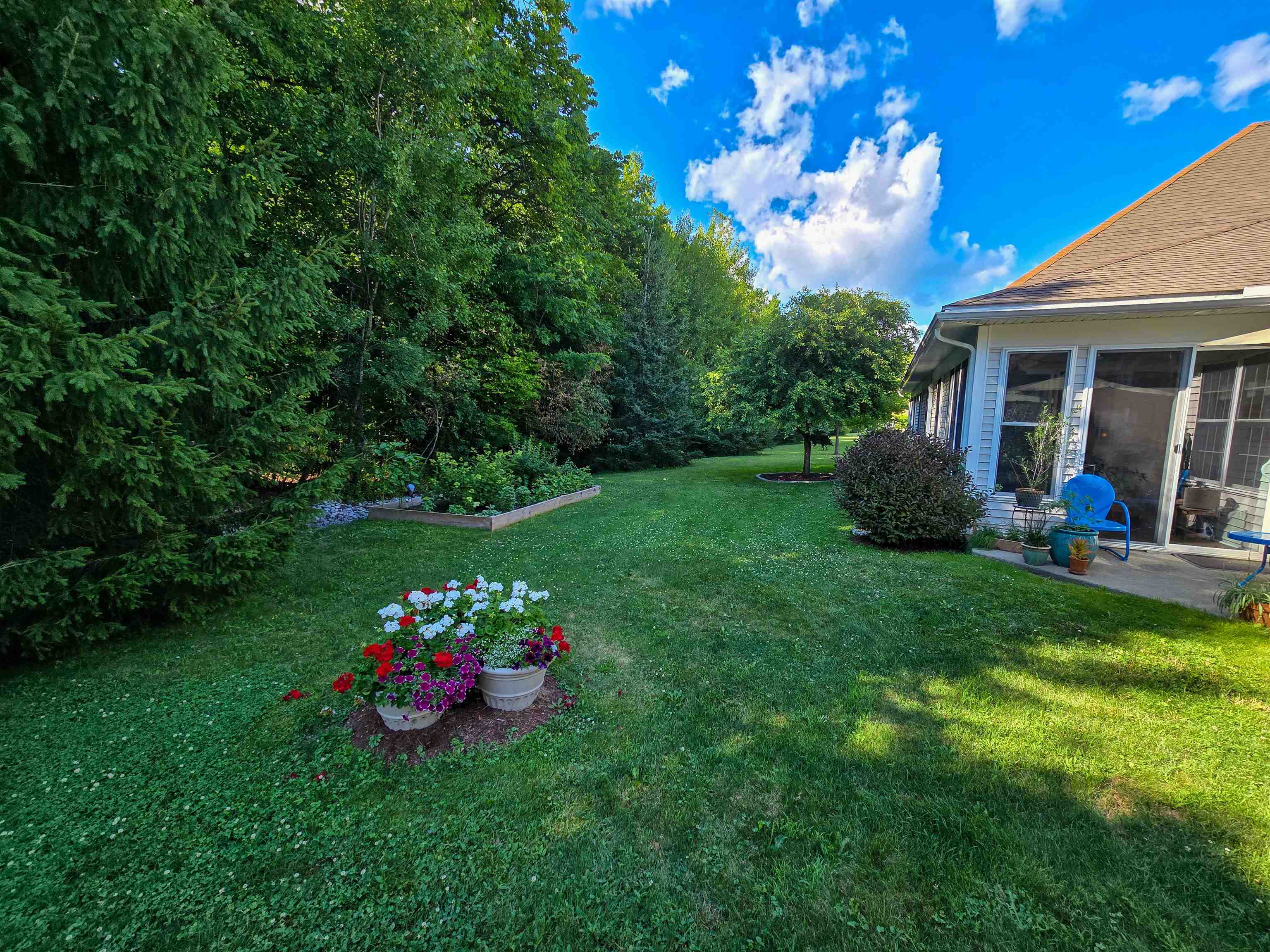 153 Garden Circle Property Photo 7