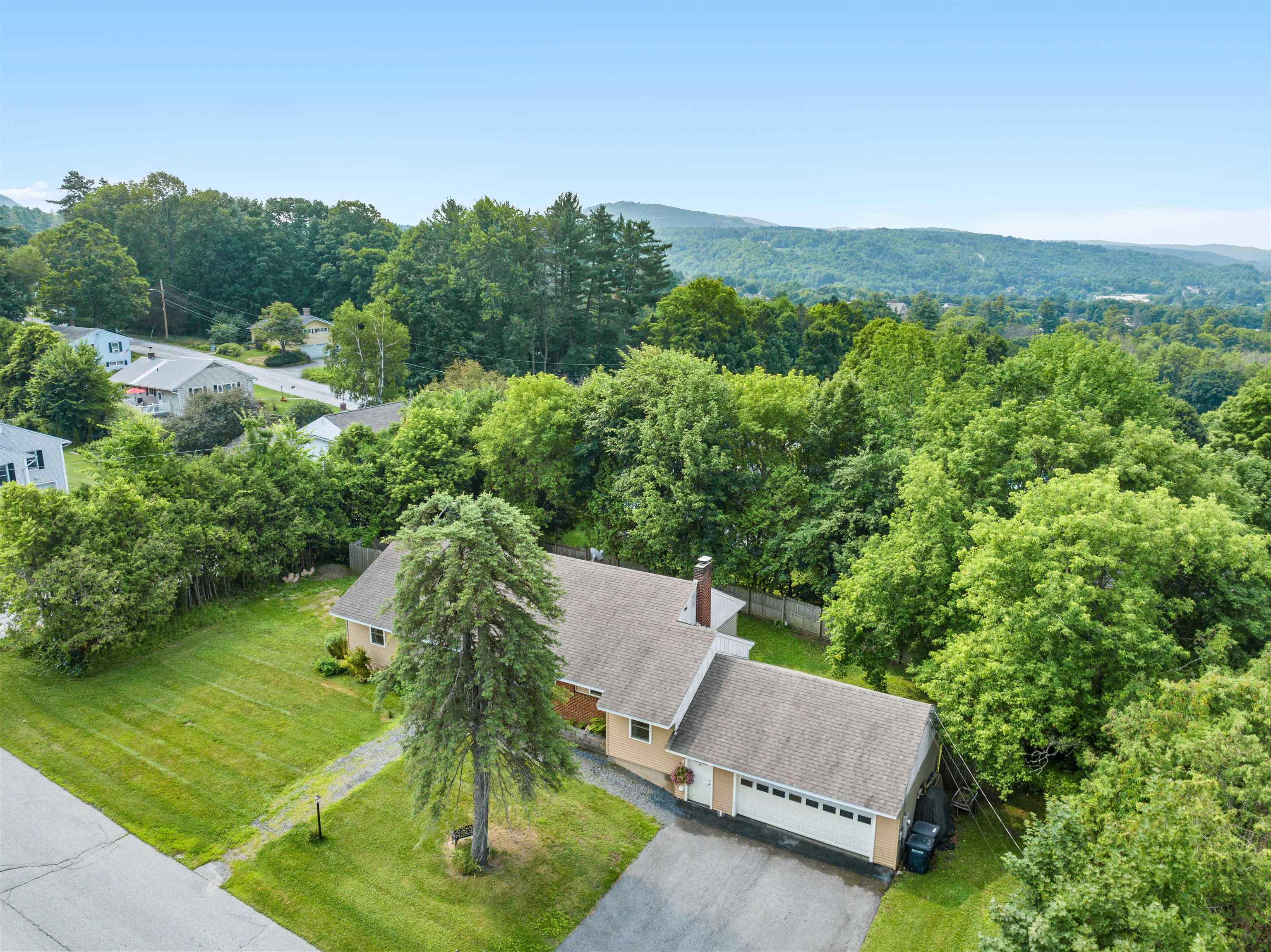12 Veeder Avenue Property Photo 3