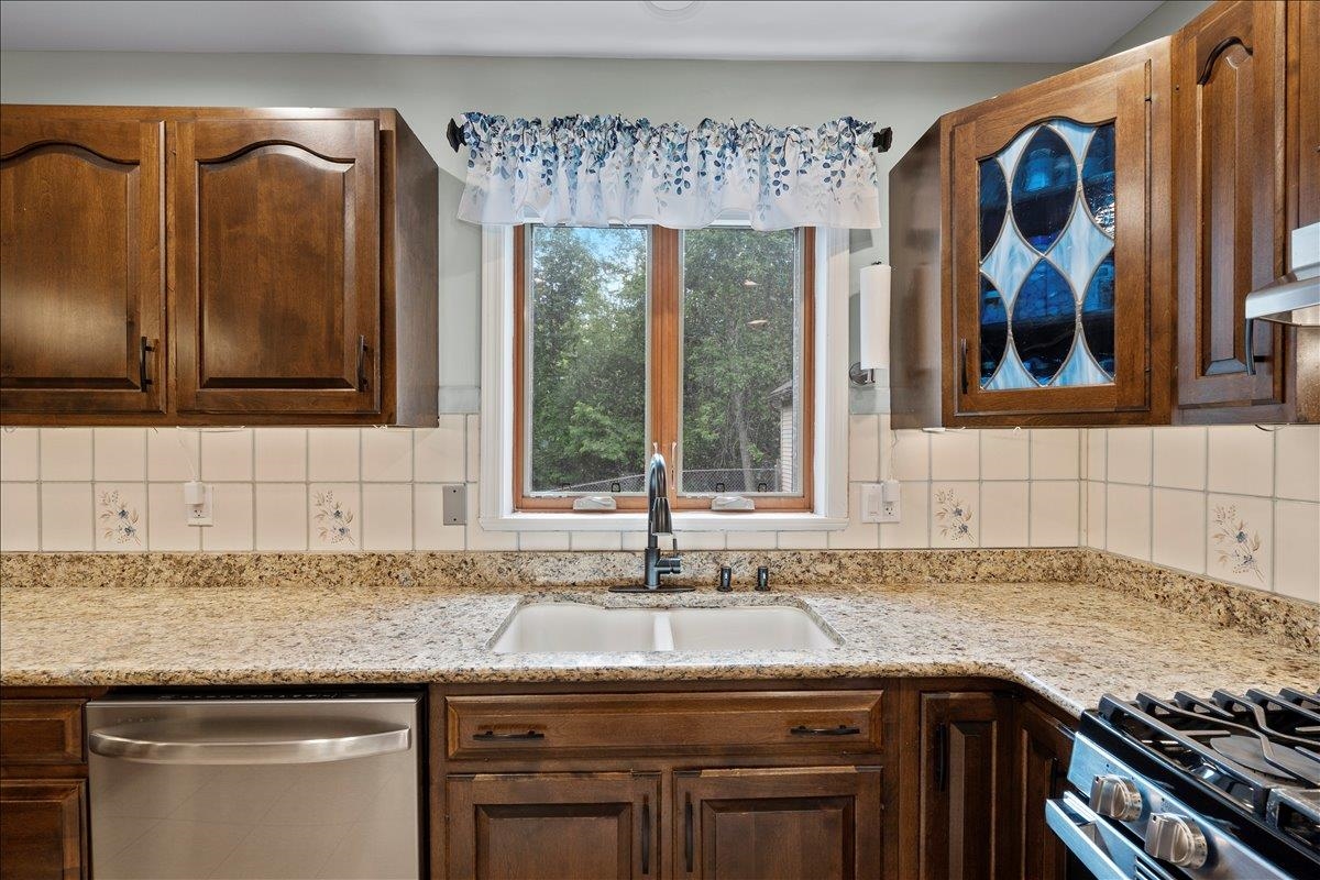 230 Pine Meadow Drive Property Photo 6