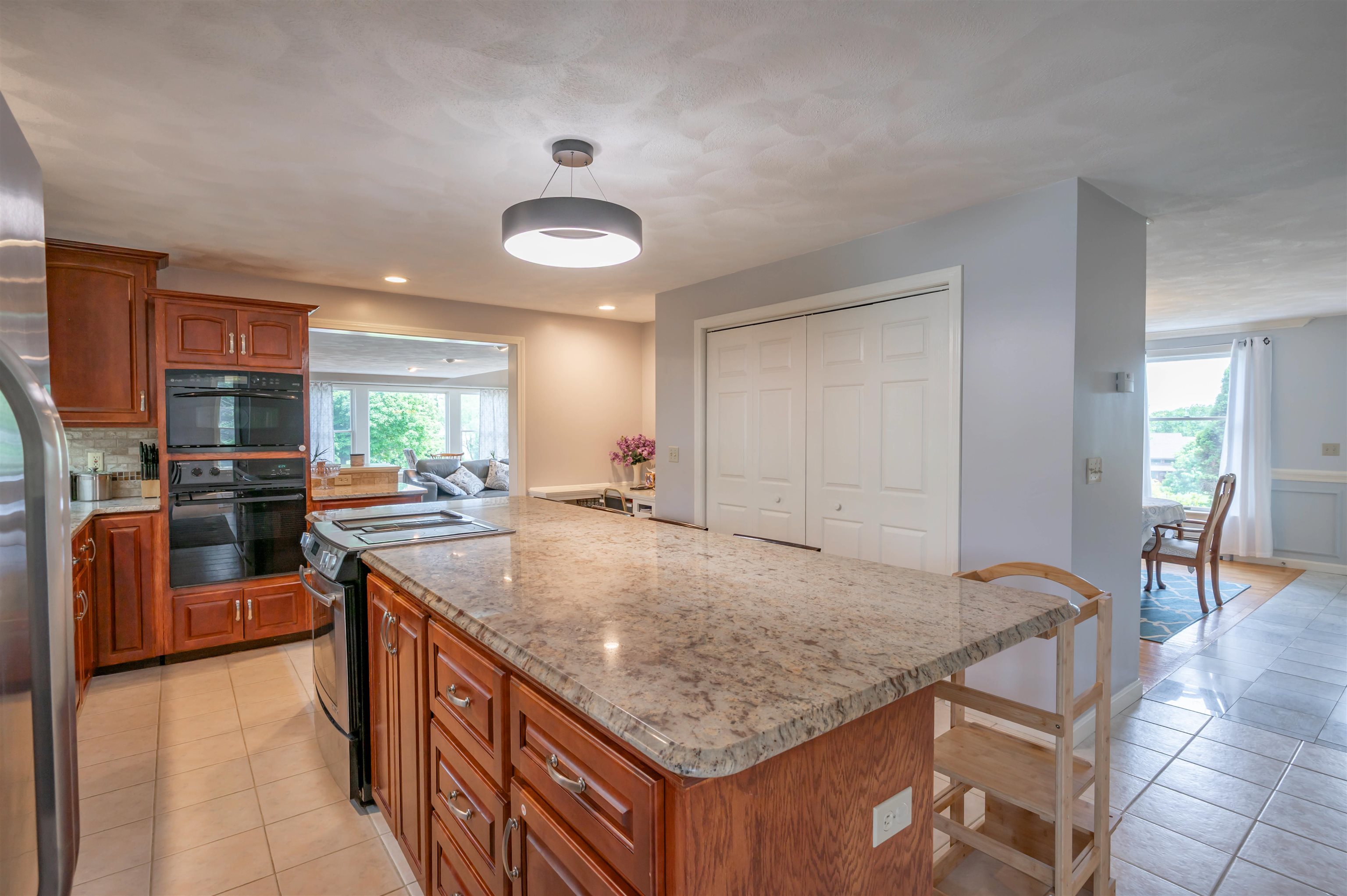 7 Longview Circle Property Photo 7