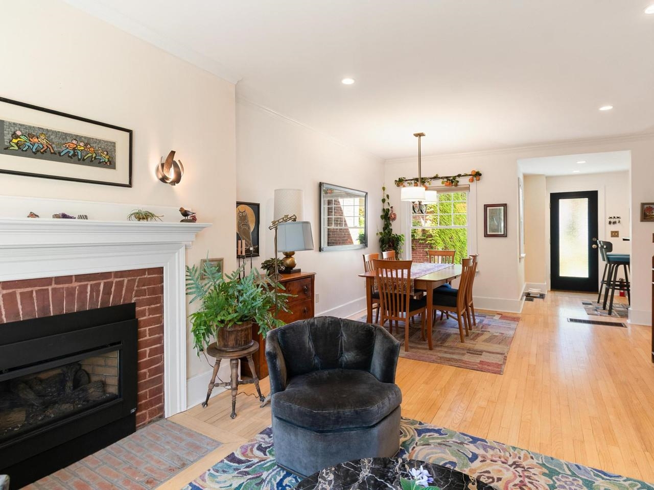 274 College Street Property Photo 10