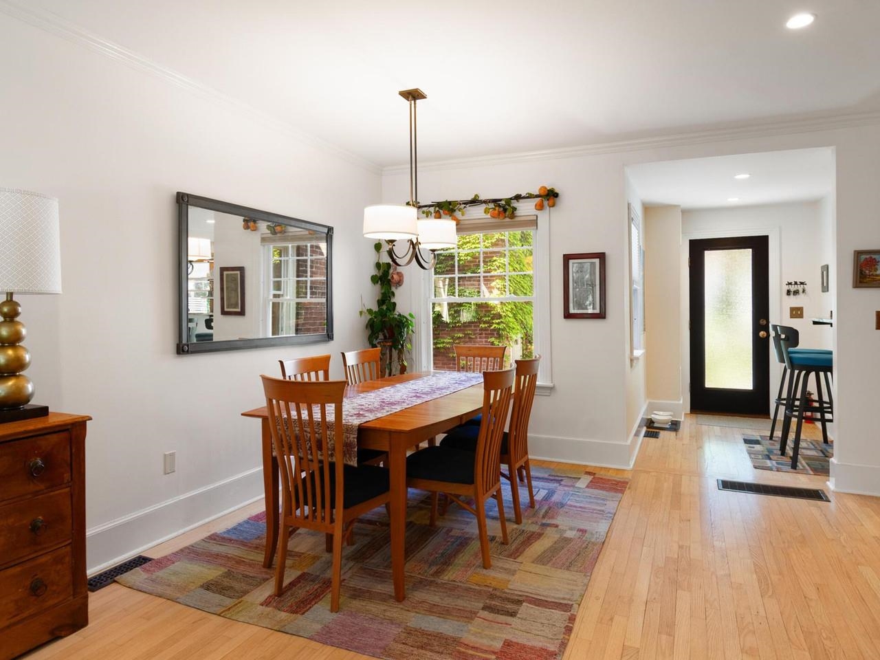 274 College Street Property Photo 11