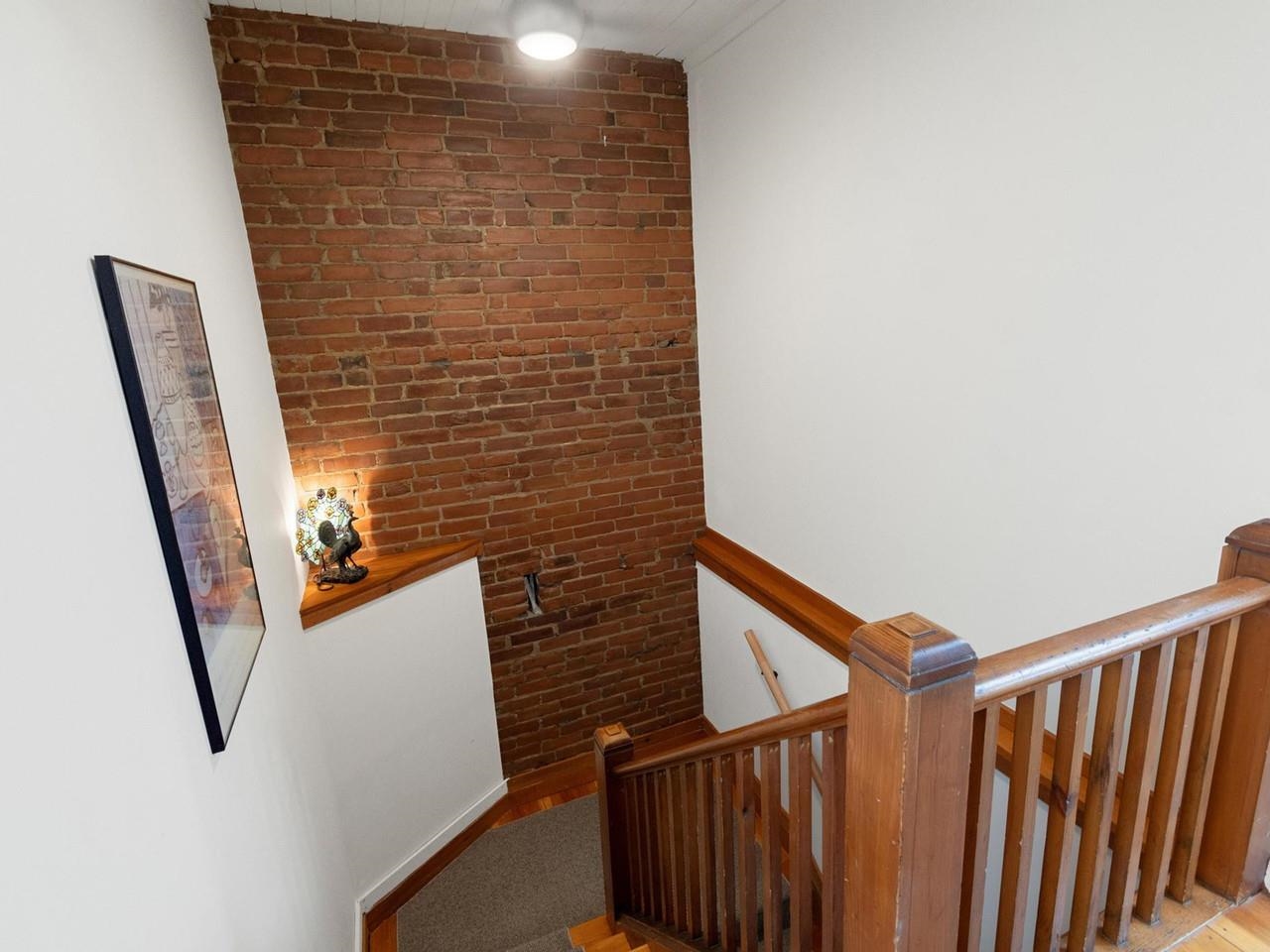 274 College Street Property Photo 16