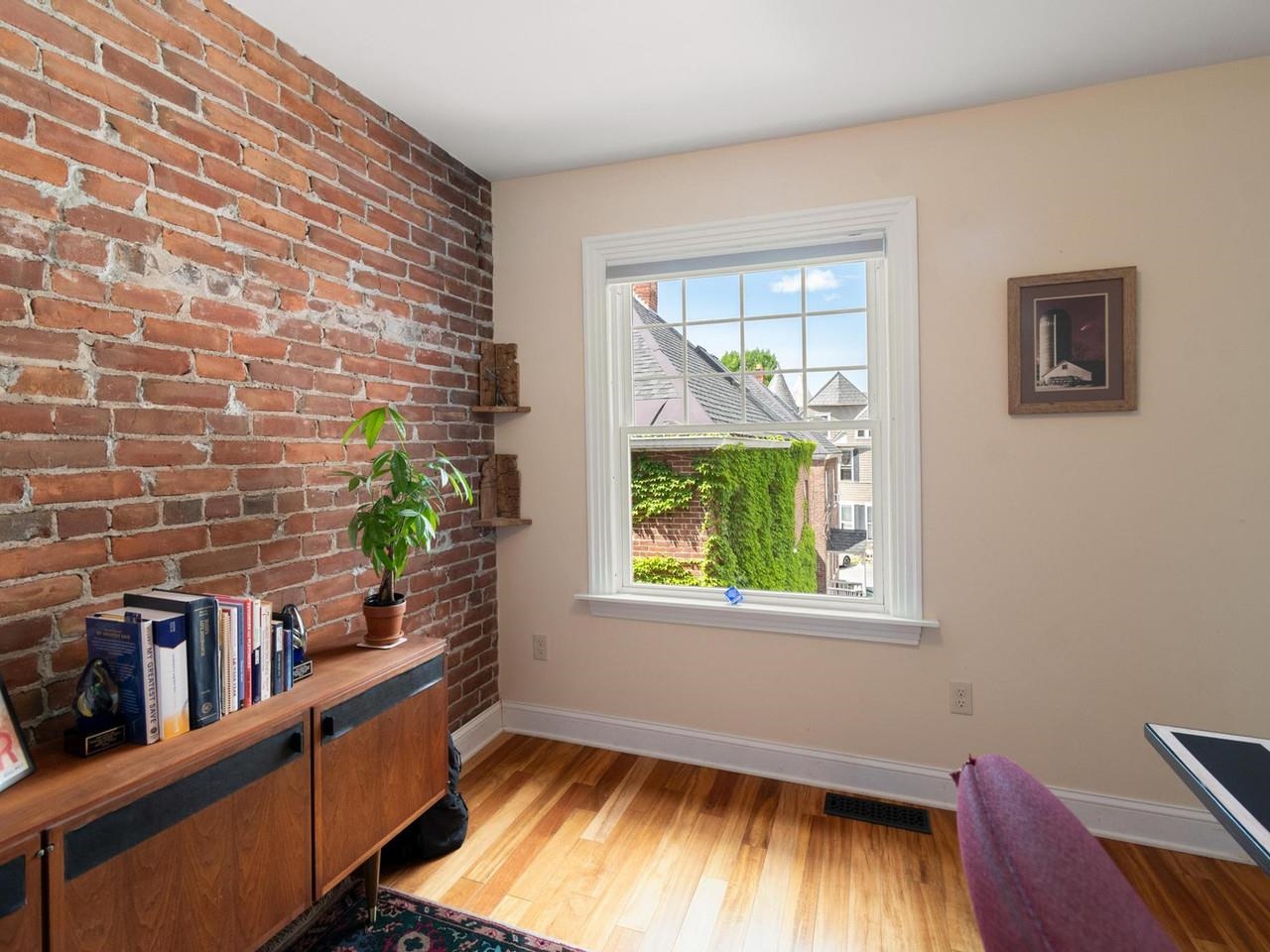 274 College Street Property Photo 26