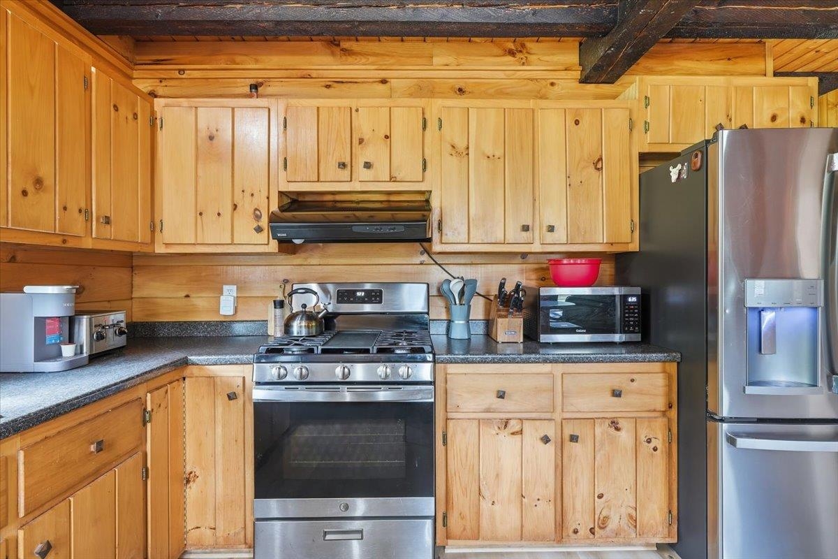 4940 Holland Pond Road Property Photo 11