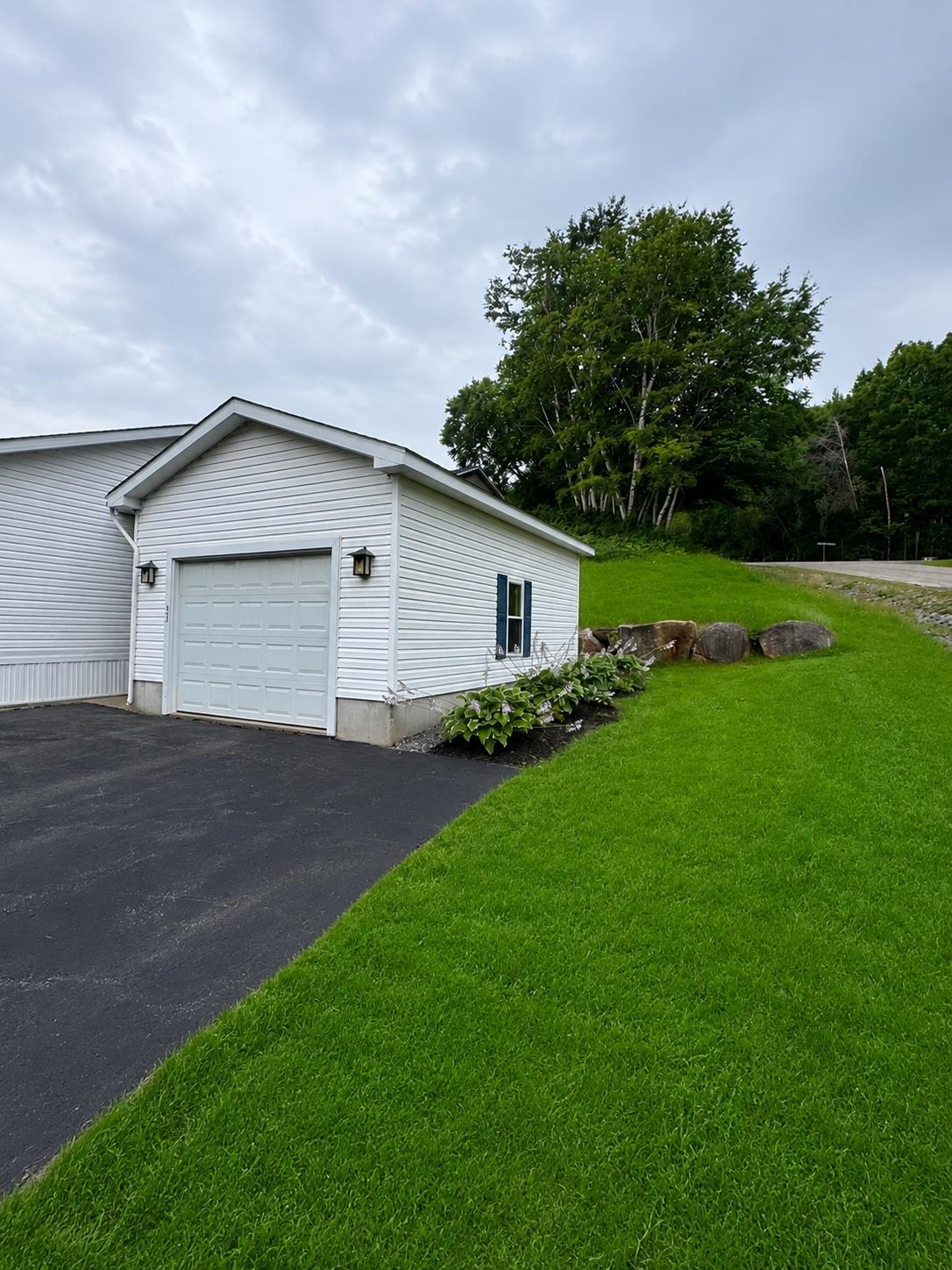 637 Benton Drive Property Photo 14