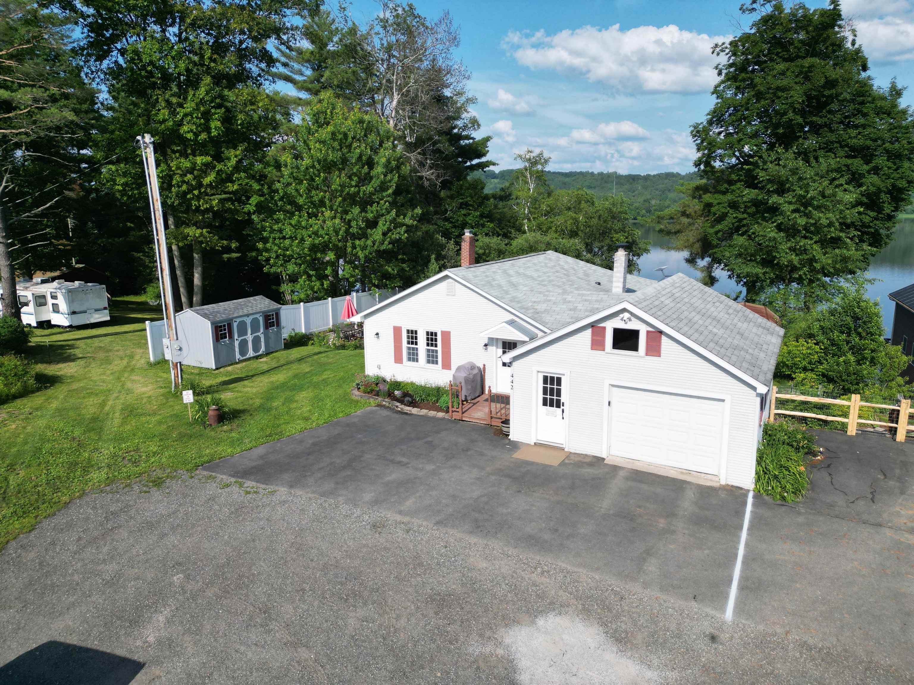 422 Billings Point Property Photo 1