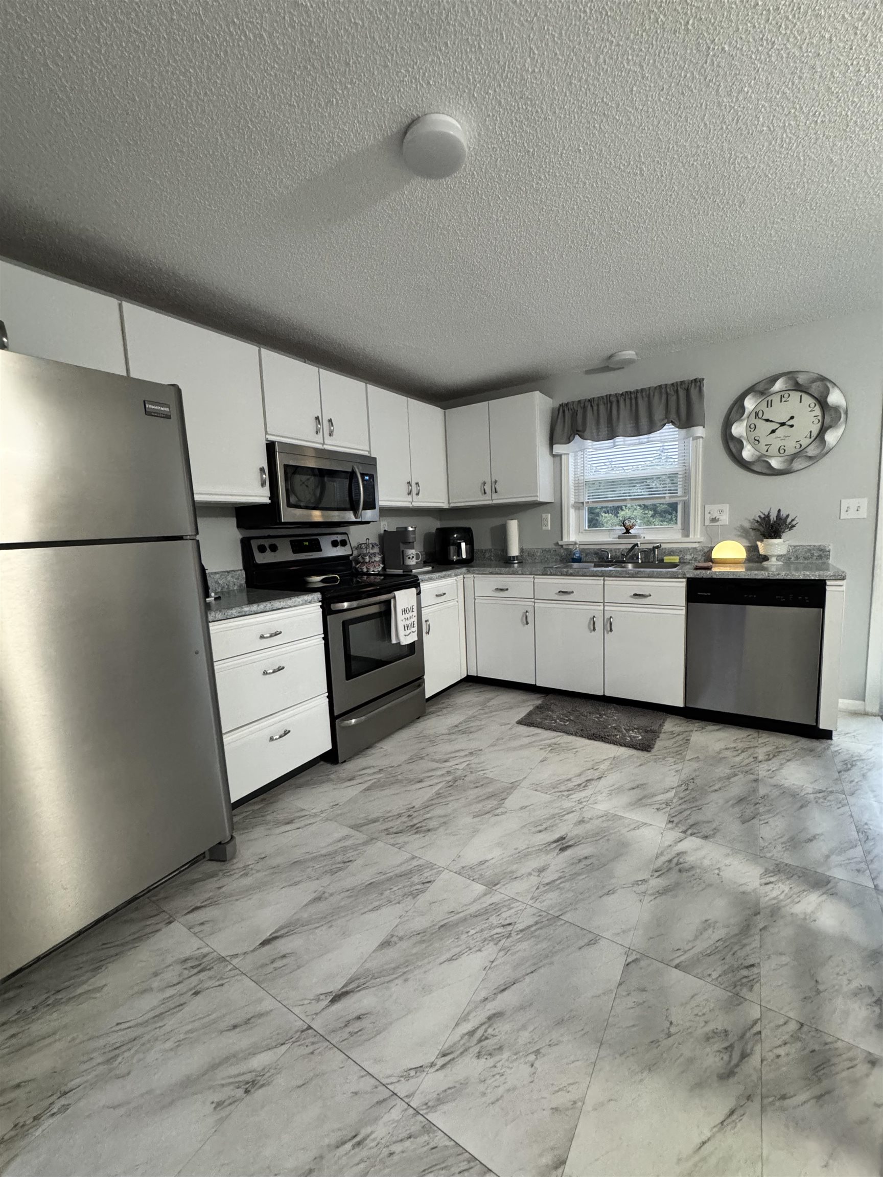 72 Derryfield Road Property Photo 5