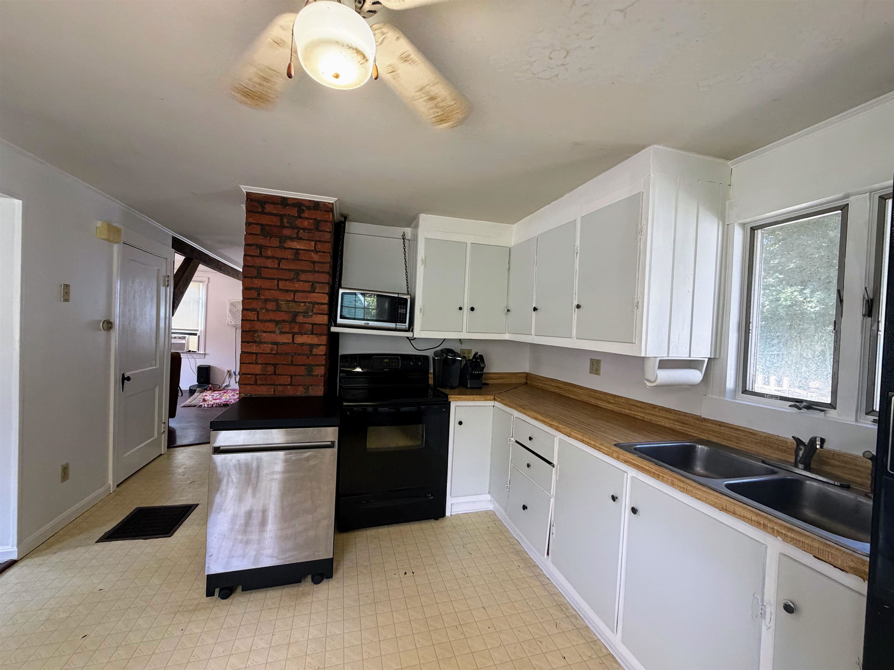 112 Merrill Street Property Photo 6