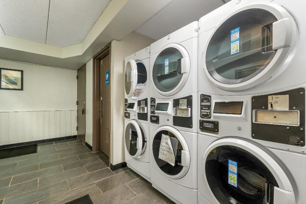 375 Endicott Street N Property Photo 22