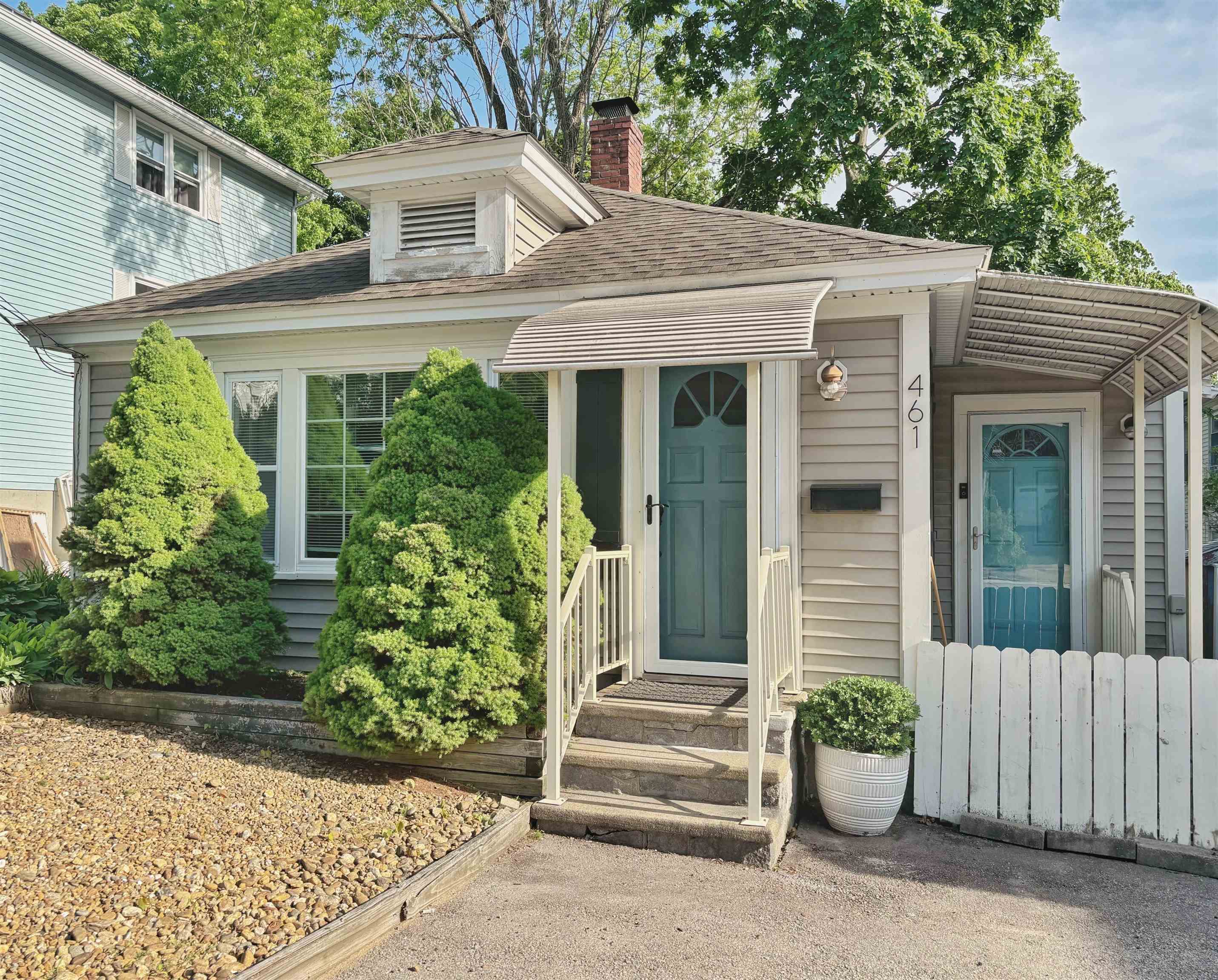461 Manchester Street Property Photo 1