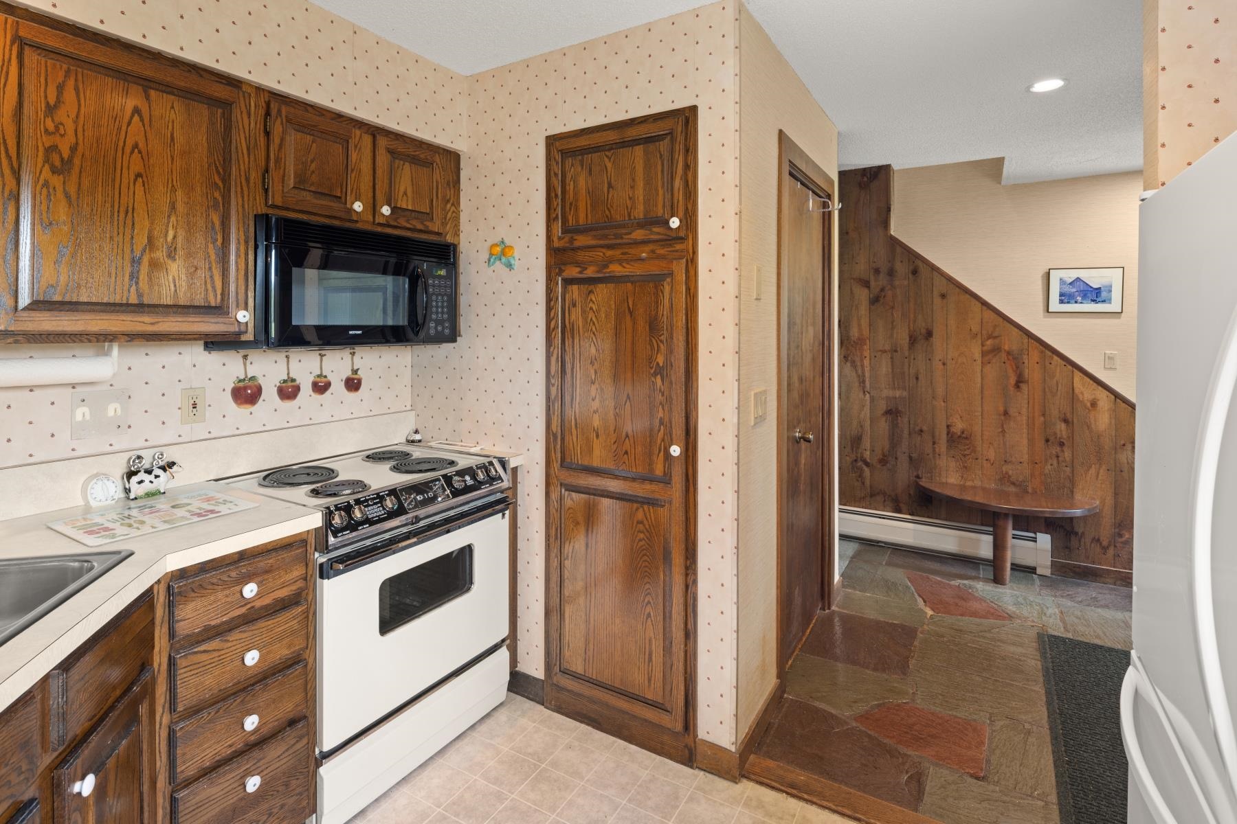 354 Stonybrook Road Property Photo 14