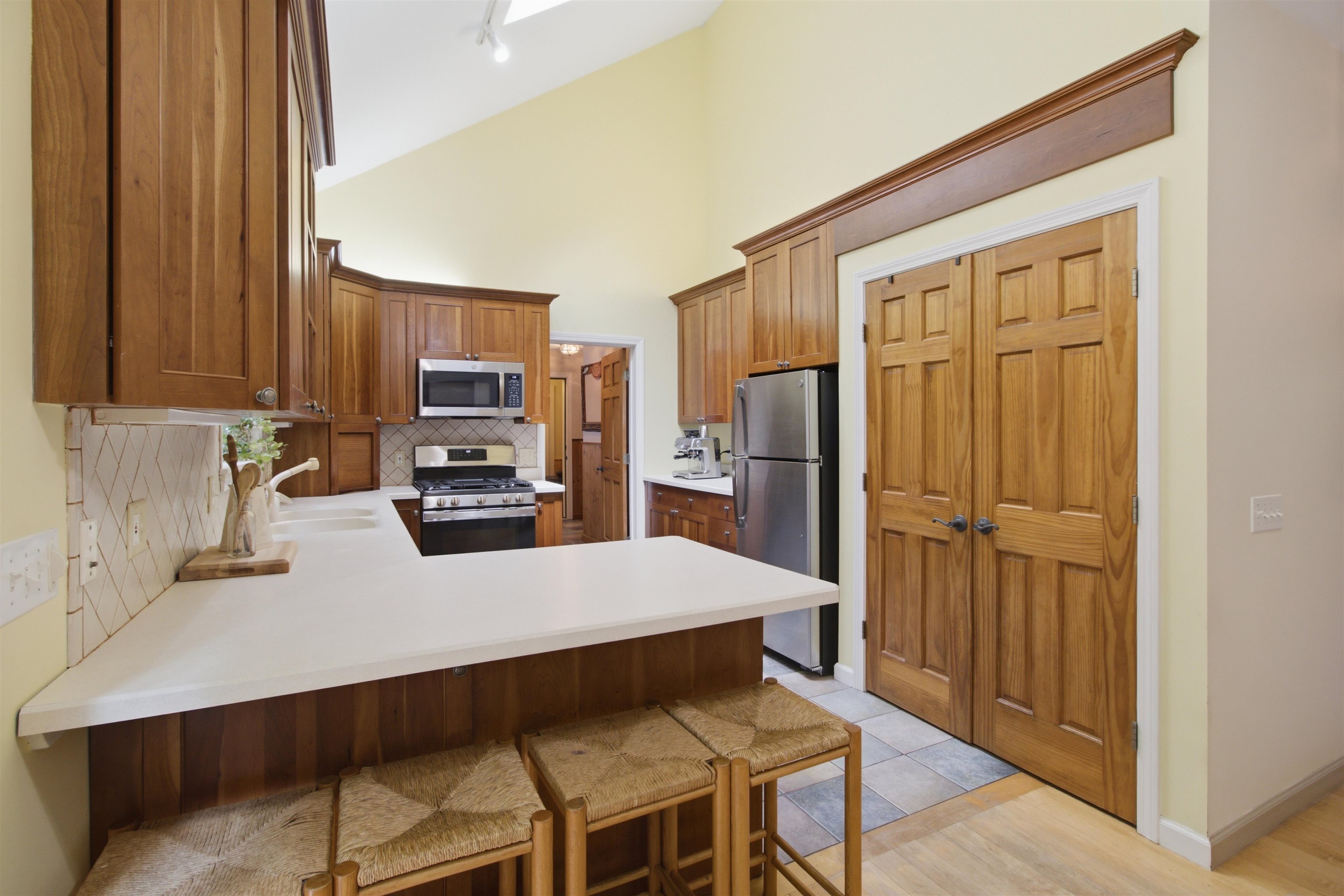 386 Farm Road Property Photo 6