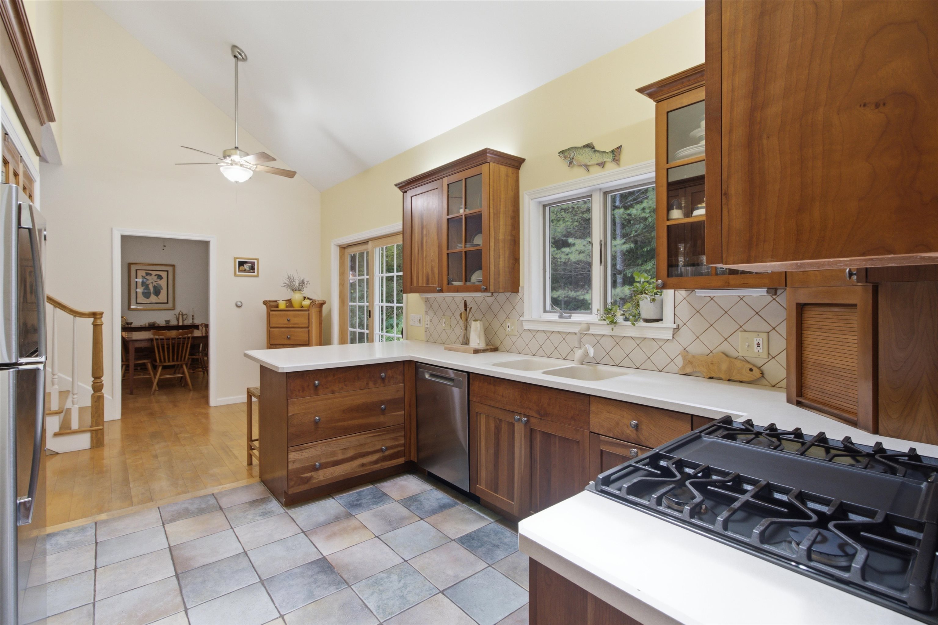 386 Farm Road Property Photo 7