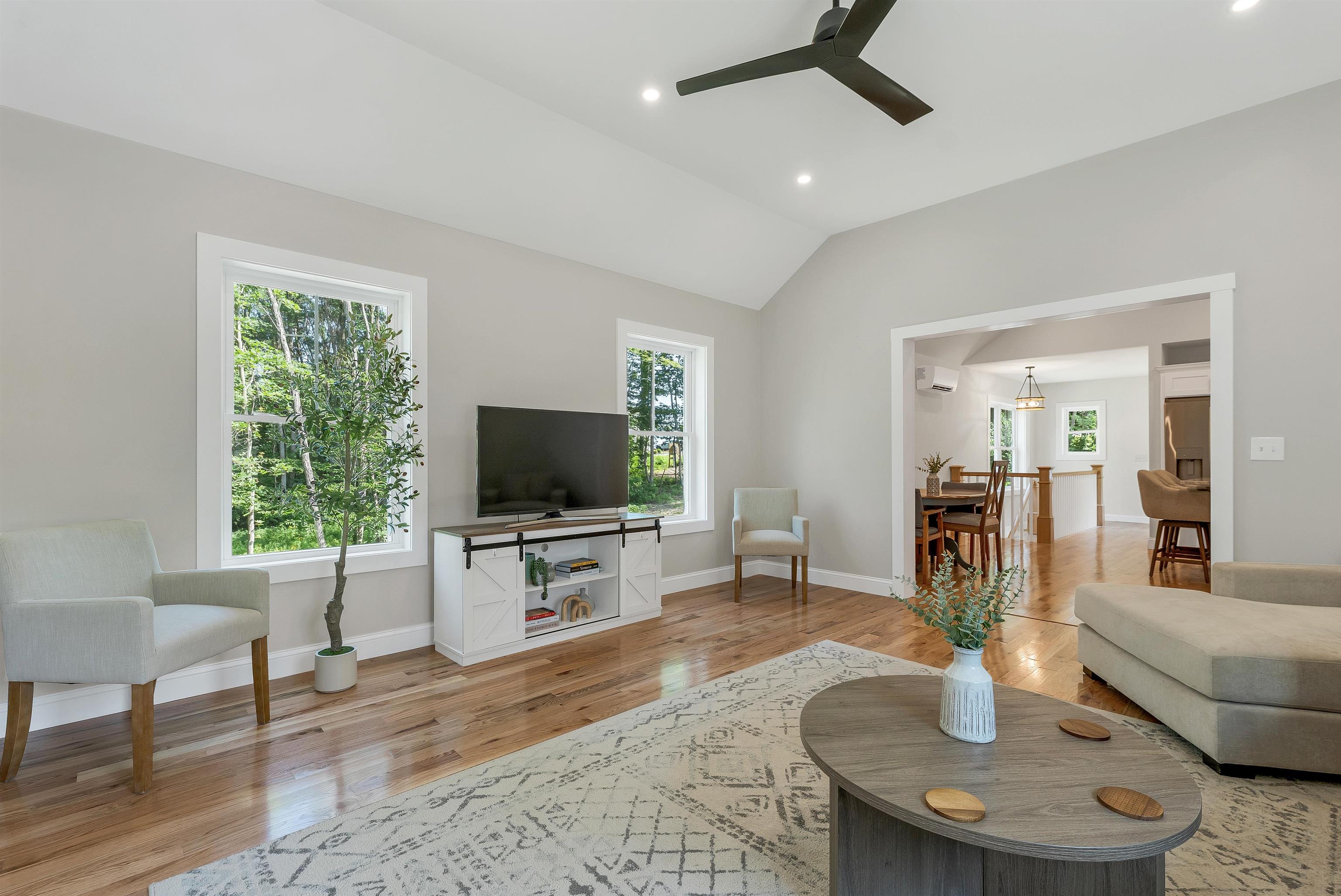 3114 Parade Road Property Photo 8