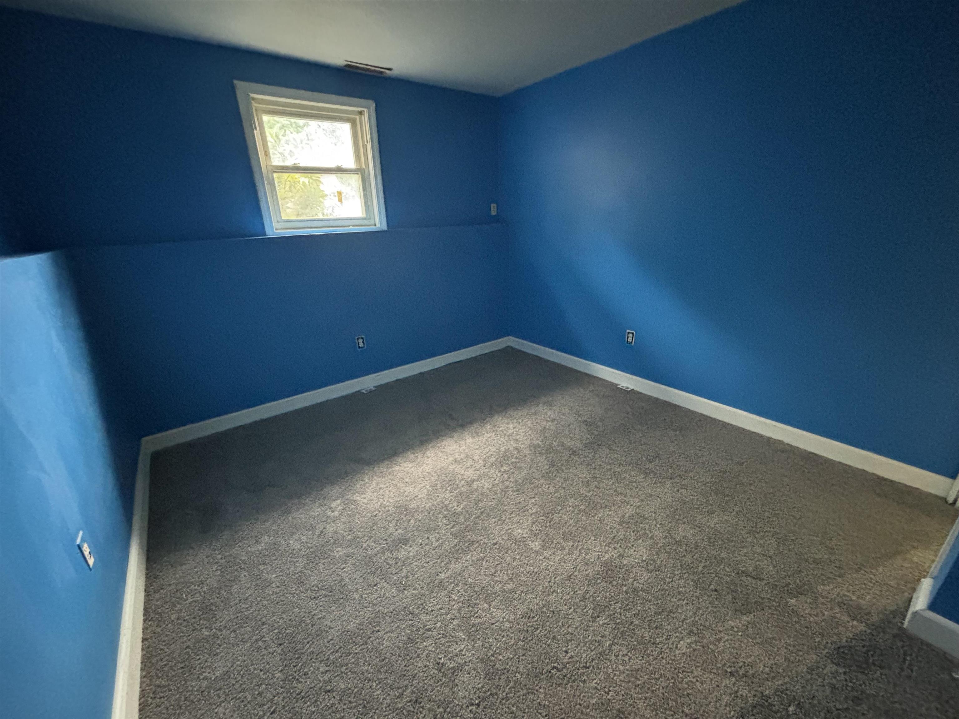 1b E Dunstable Road Property Photo 18