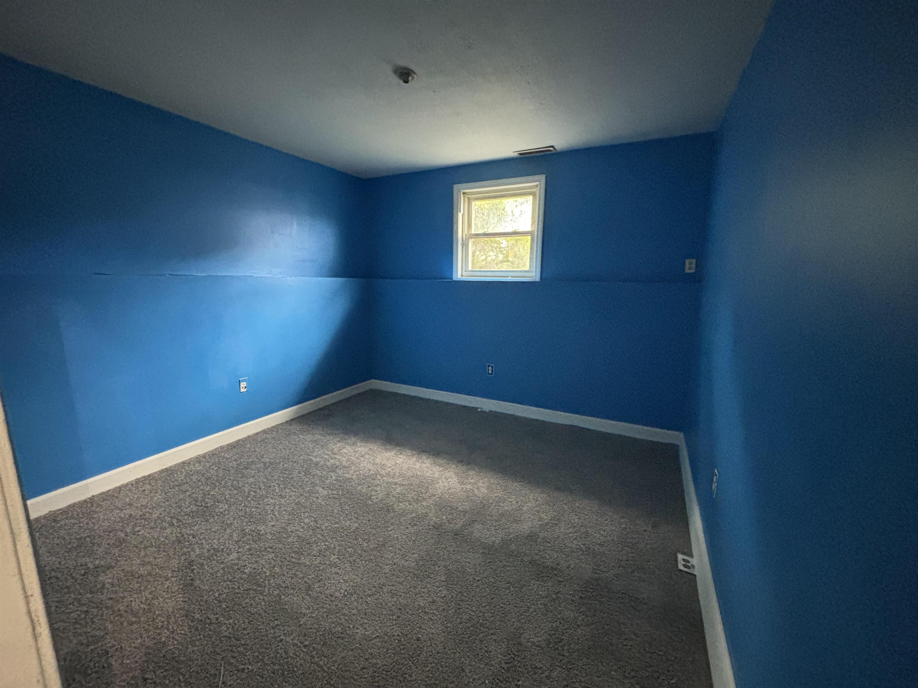 1b E Dunstable Road Property Photo 19