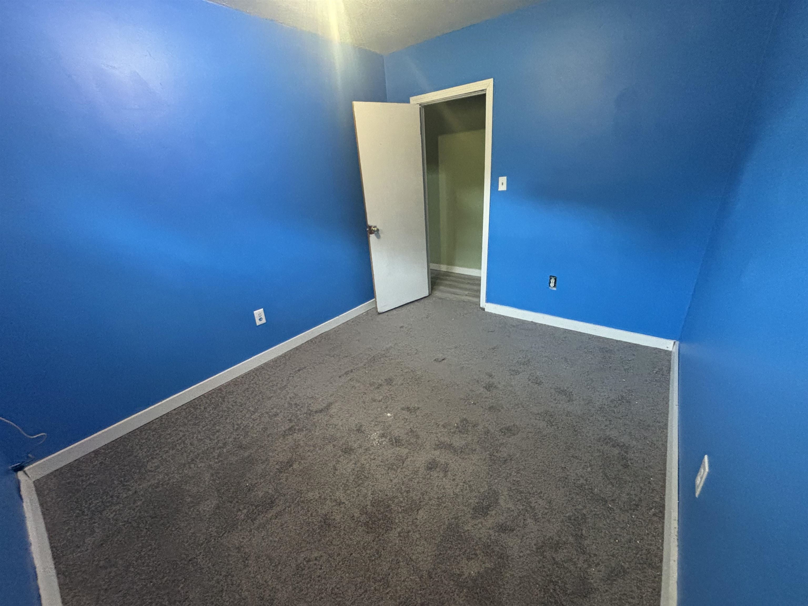 1b E Dunstable Road Property Photo 25