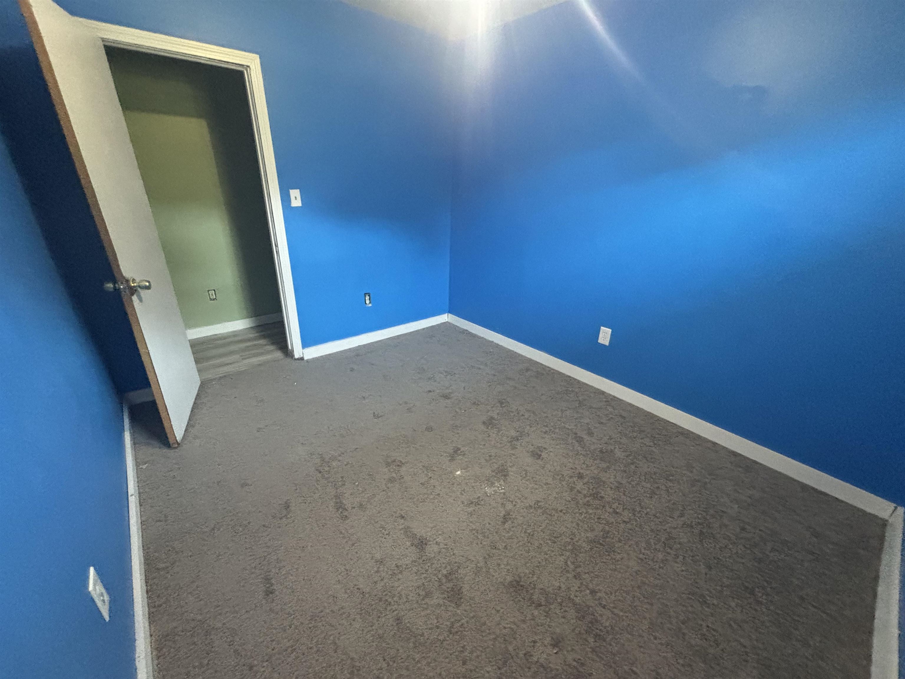 1b E Dunstable Road Property Photo 26