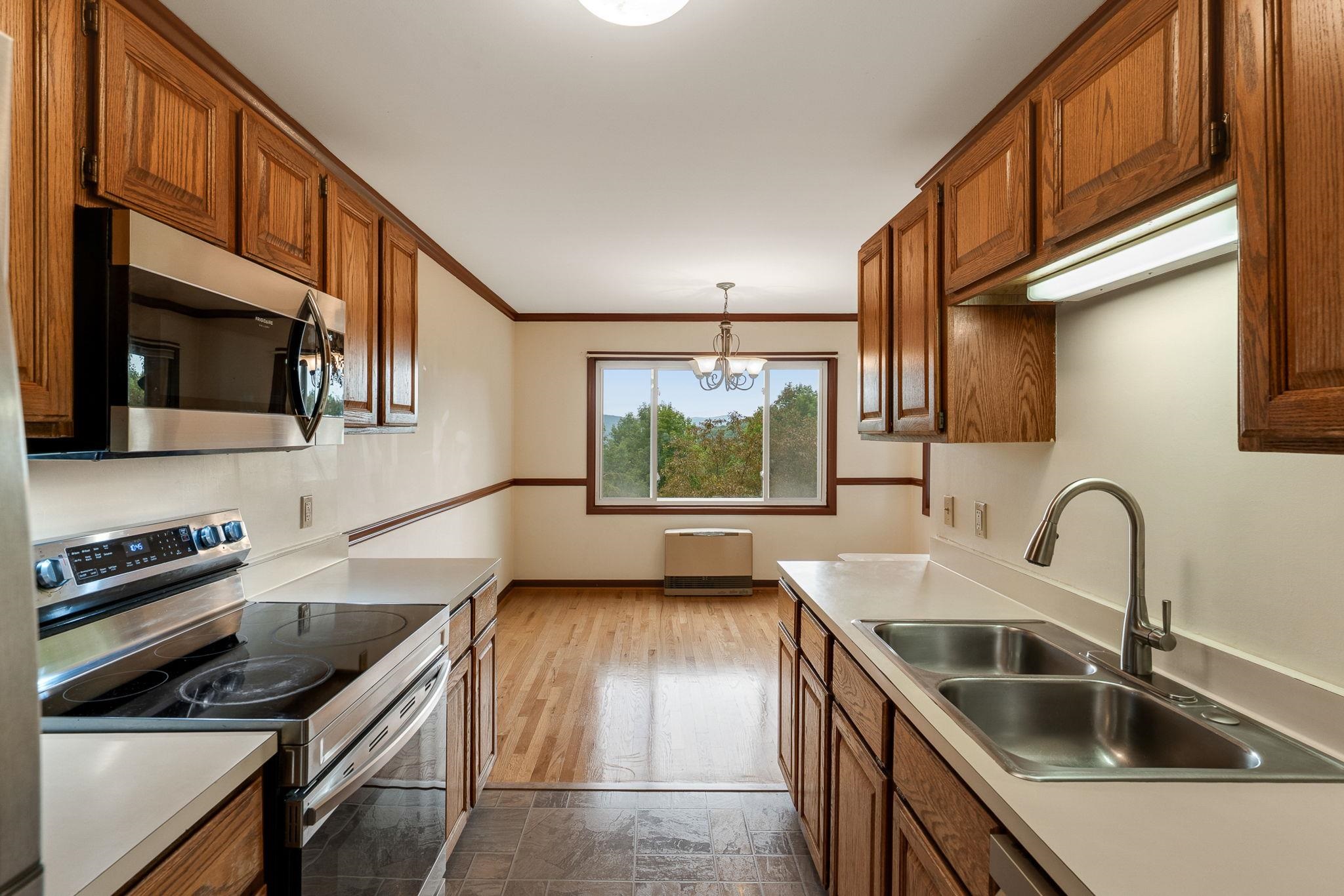 212 Cityside Drive Property Photo 4