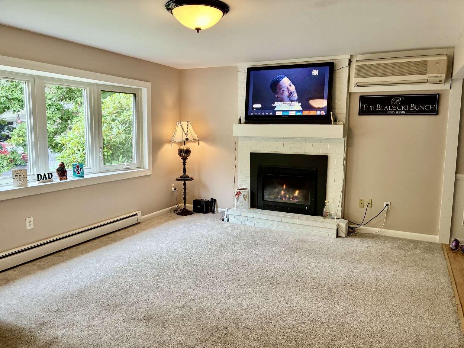421 Pleasant Street Property Photo 4