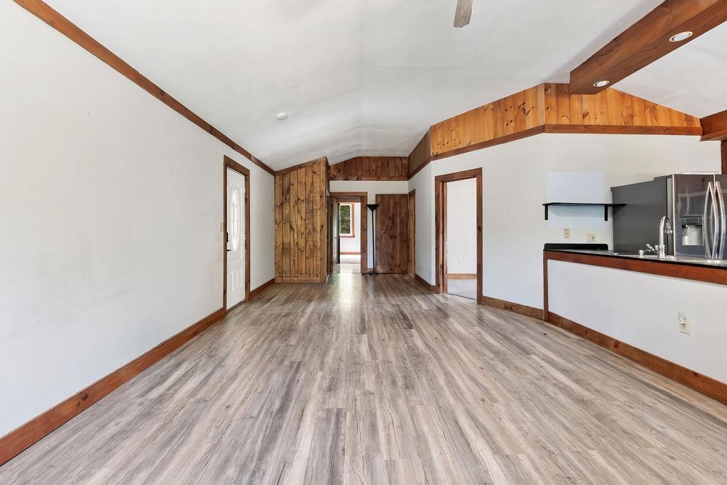 371-373 East Mountain Road Property Photo 17
