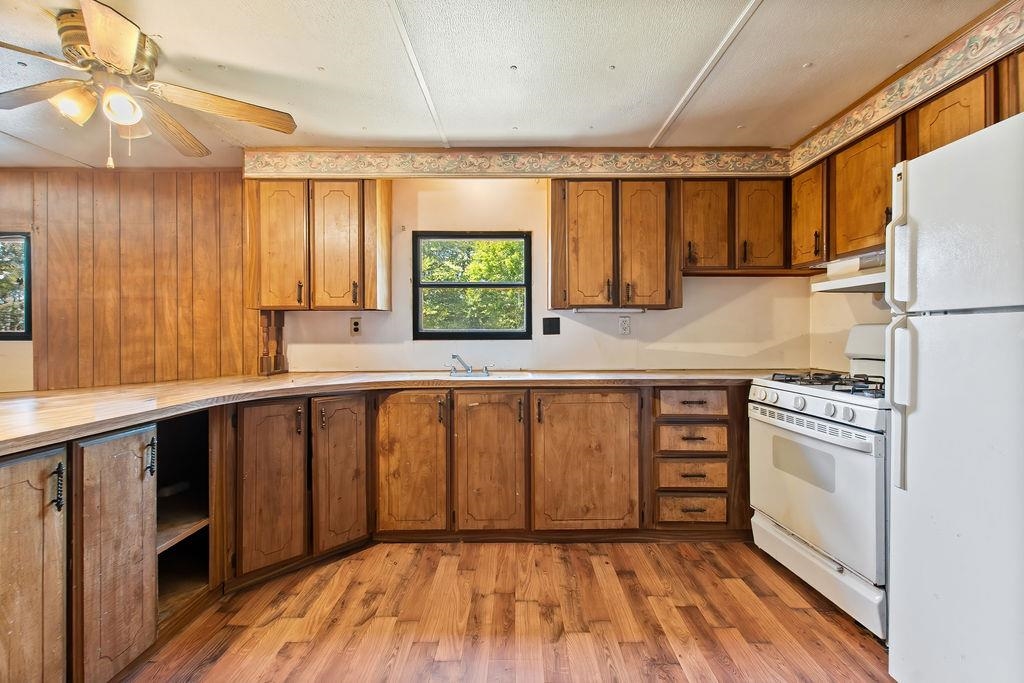 371-373 East Mountain Road Property Photo 44