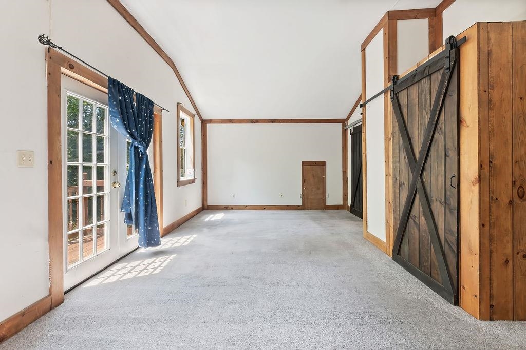 371-373 East Mountain Road Property Photo 17