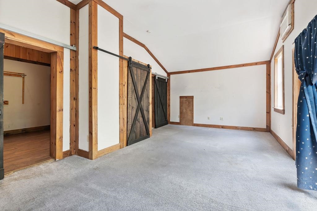 371-373 East Mountain Road Property Photo 20