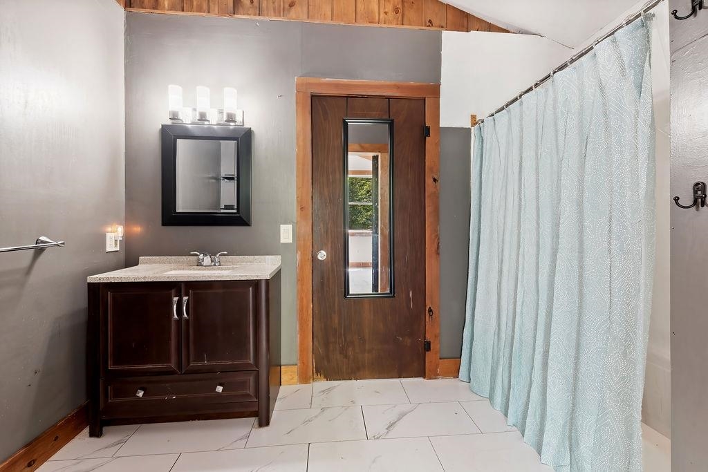 371-373 East Mountain Road Property Photo 22
