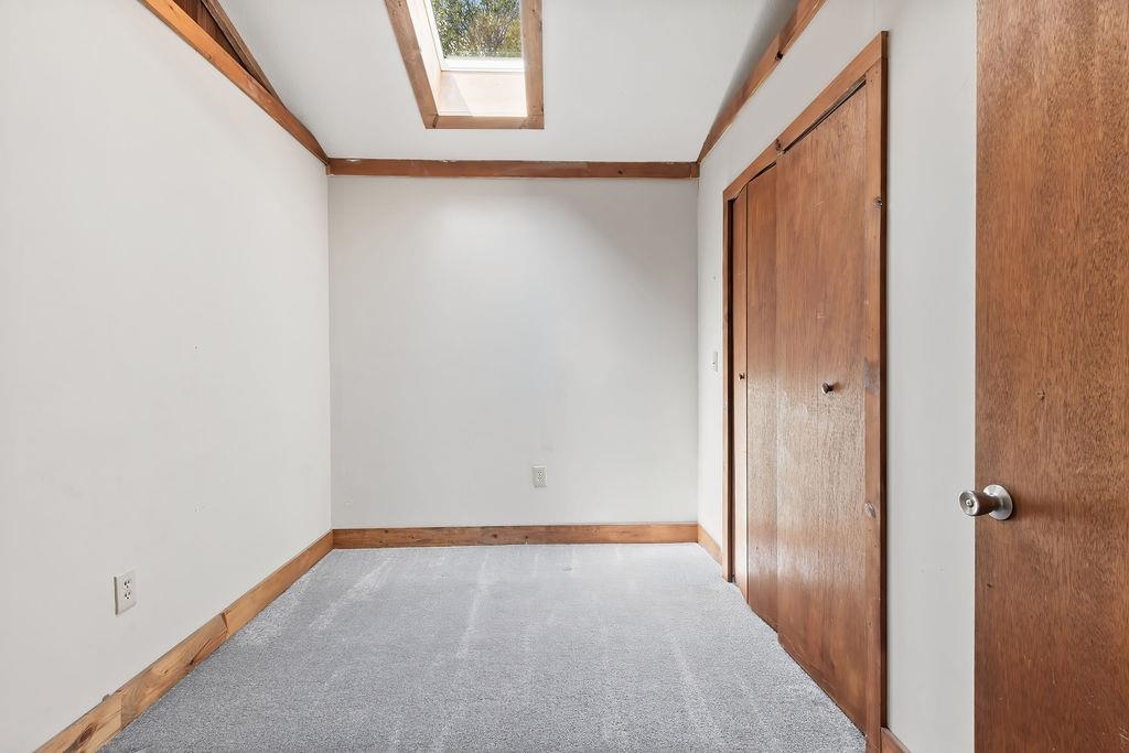 371-373 East Mountain Road Property Photo 24