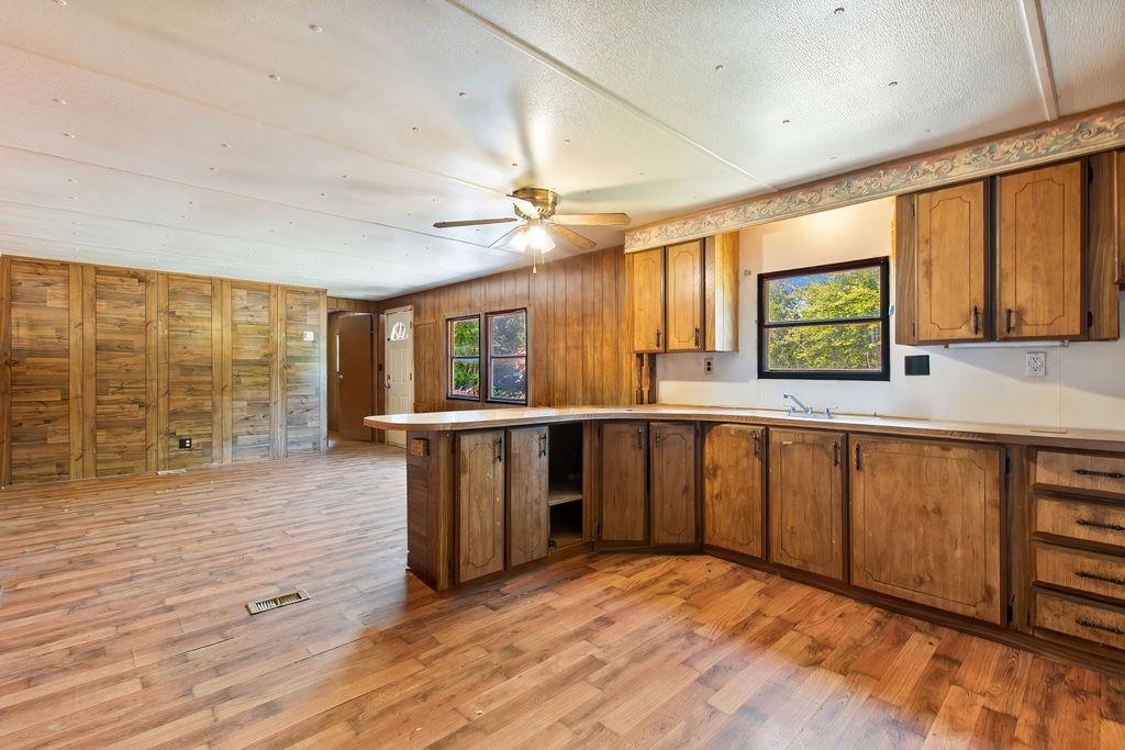 371-373 East Mountain Road Property Photo 44