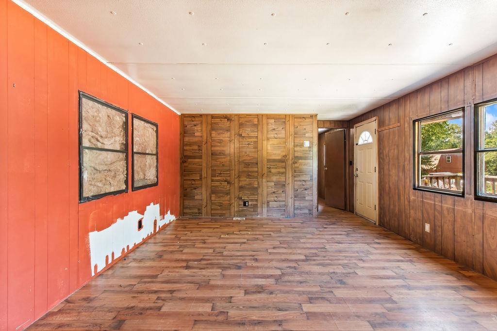 371-373 East Mountain Road Property Photo 45