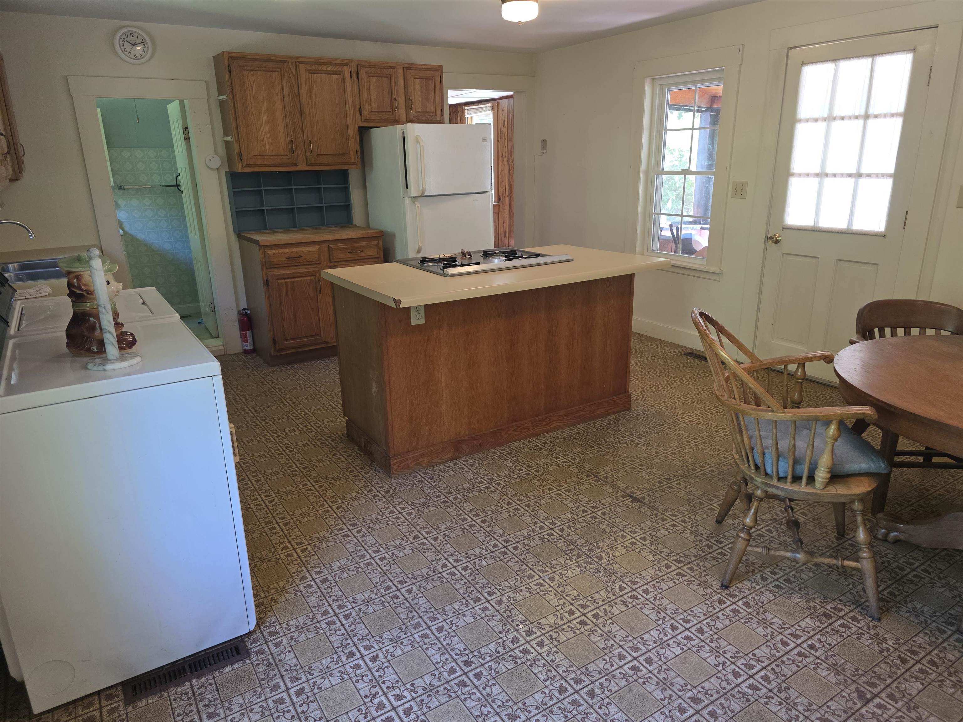 139 Pleasant Valley Road Property Photo 8