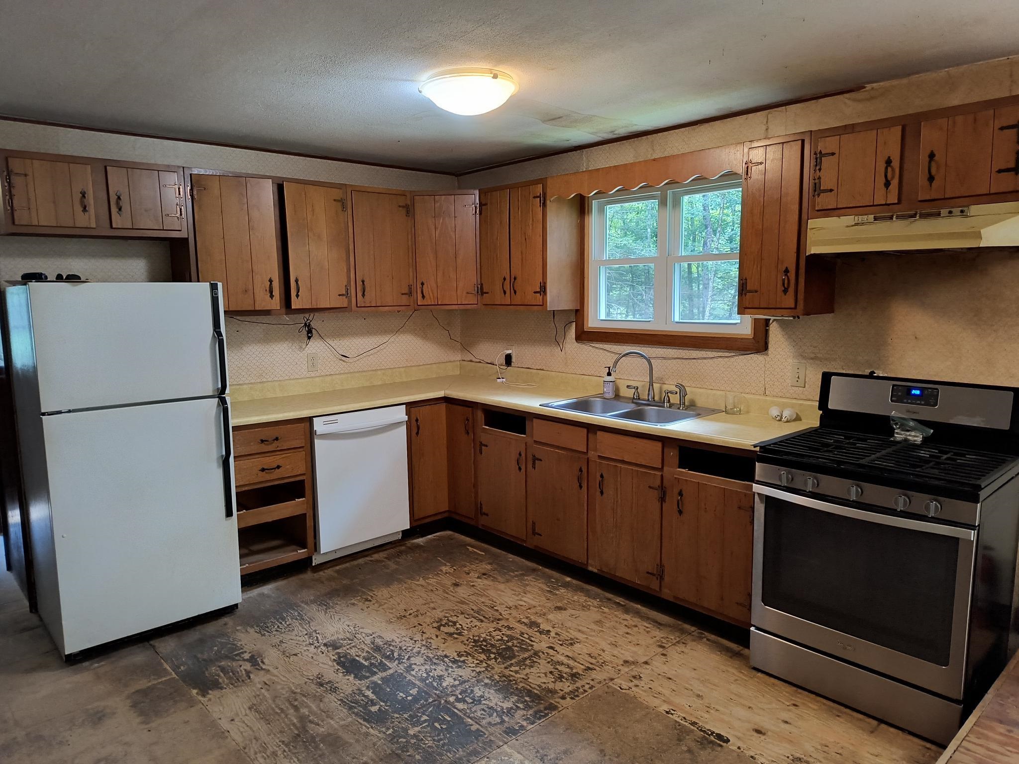 55 Hallwood Drive Property Photo 2