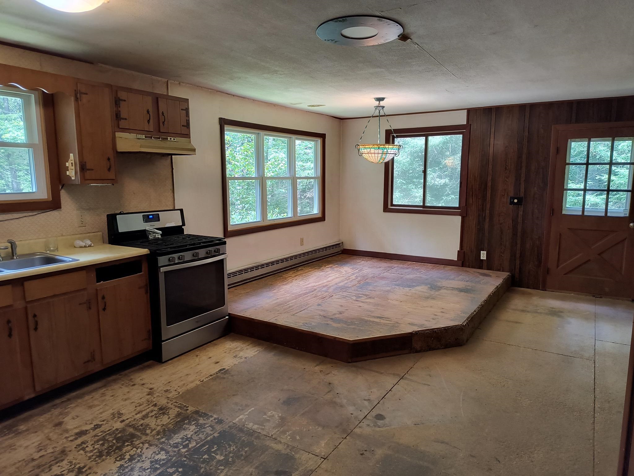 55 Hallwood Drive Property Photo 3