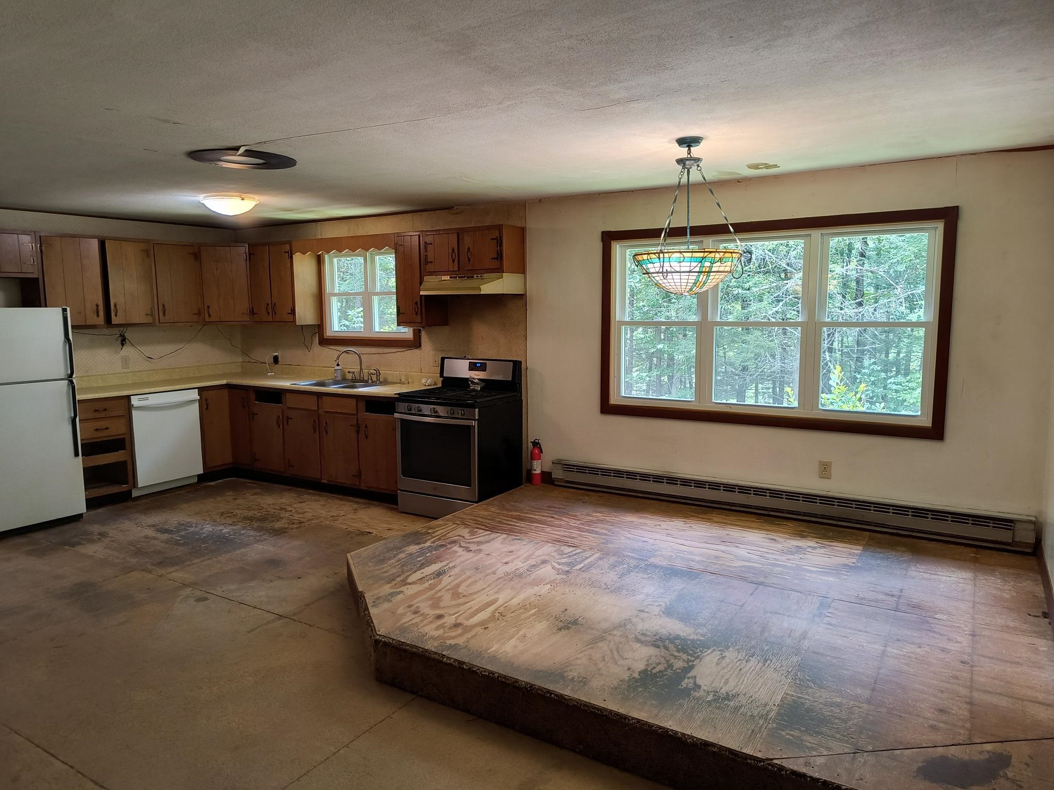 55 Hallwood Drive Property Photo 5
