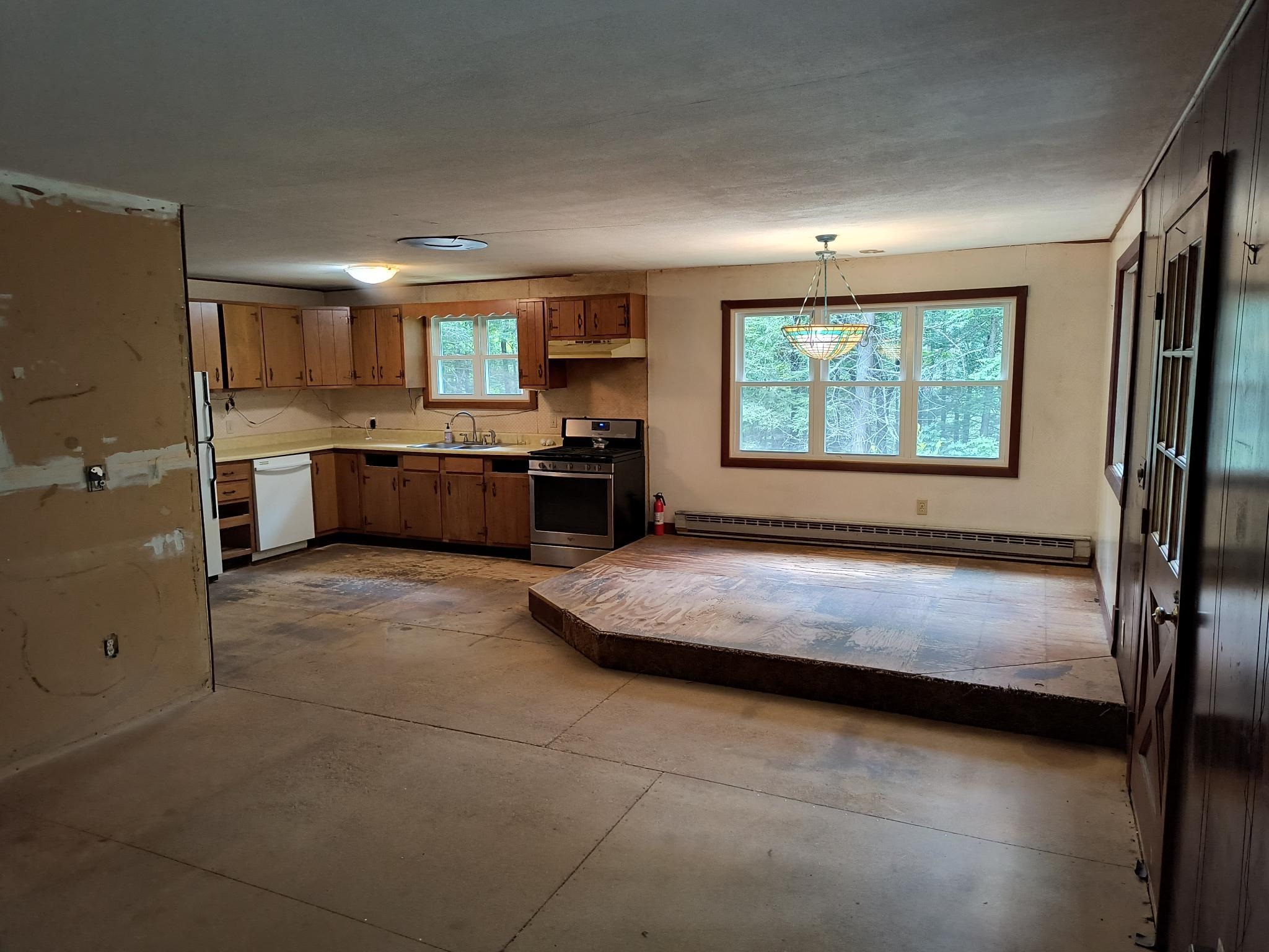 55 Hallwood Drive Property Photo 8